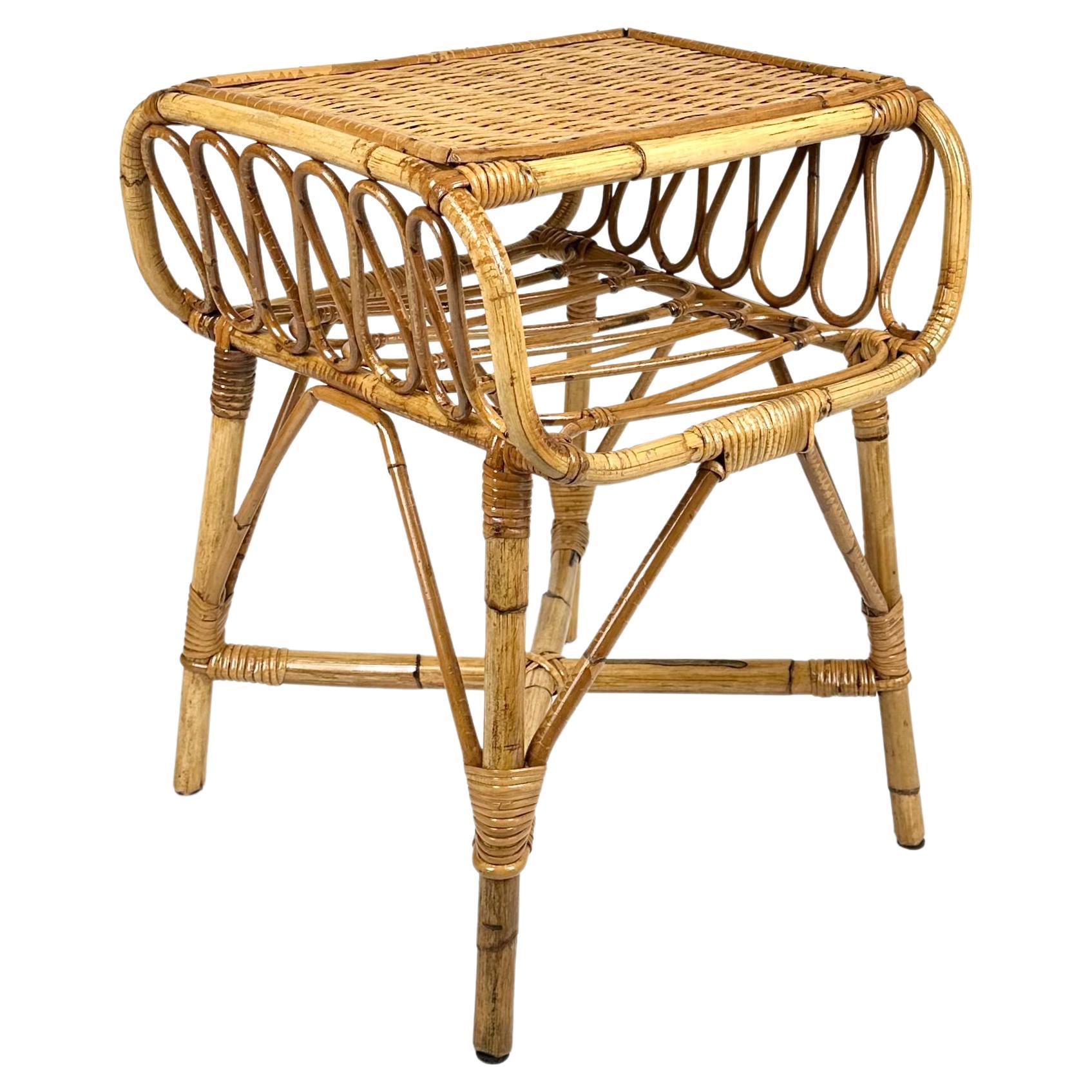 midcentury beautiful bedside table or coffee table in bamboo and rattan in the style of Franco Albini. 

Perfect in any room as well as next to a sofa or in any bathroom

Made in Italy in the 1960s.

Bamboo / rattan has been polished by a