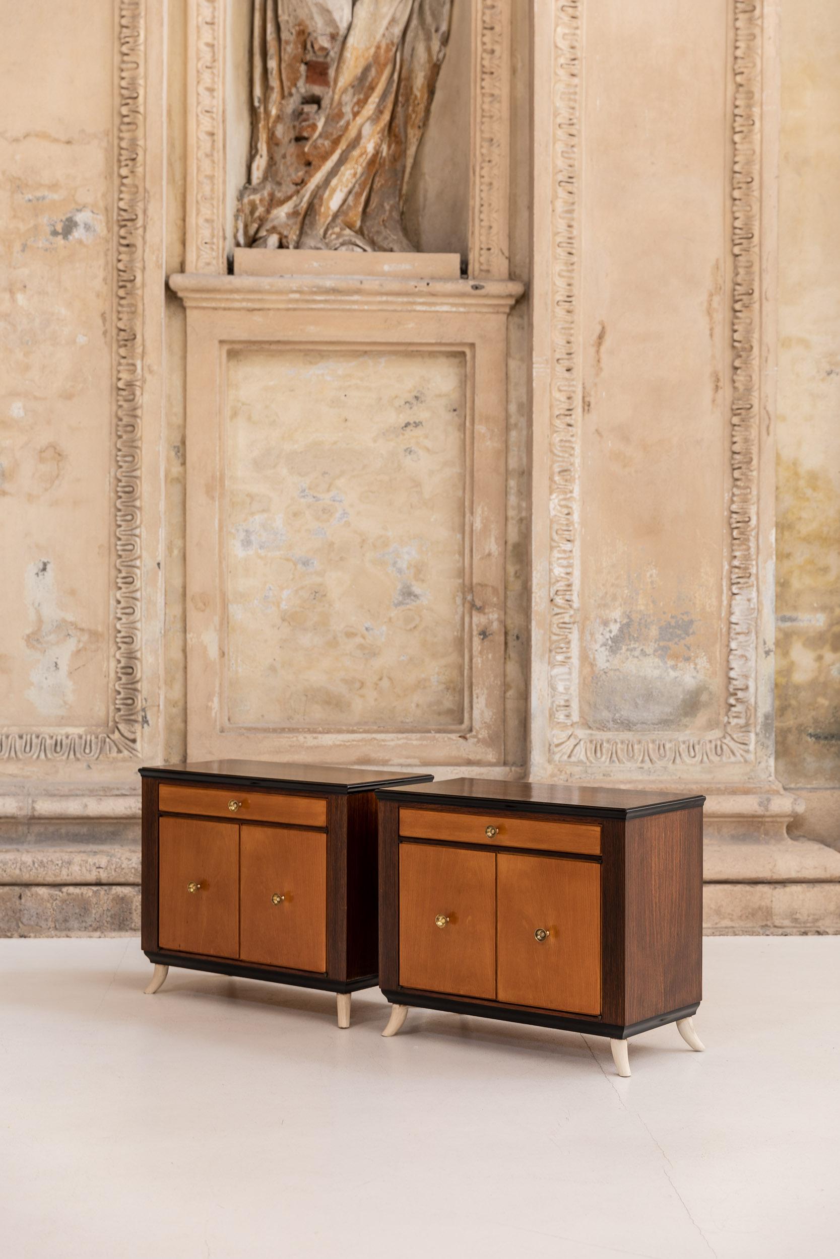 Italian Midcentury bedside tables attributed to Guglielmo Ulrich, Italy 1940s For Sale
