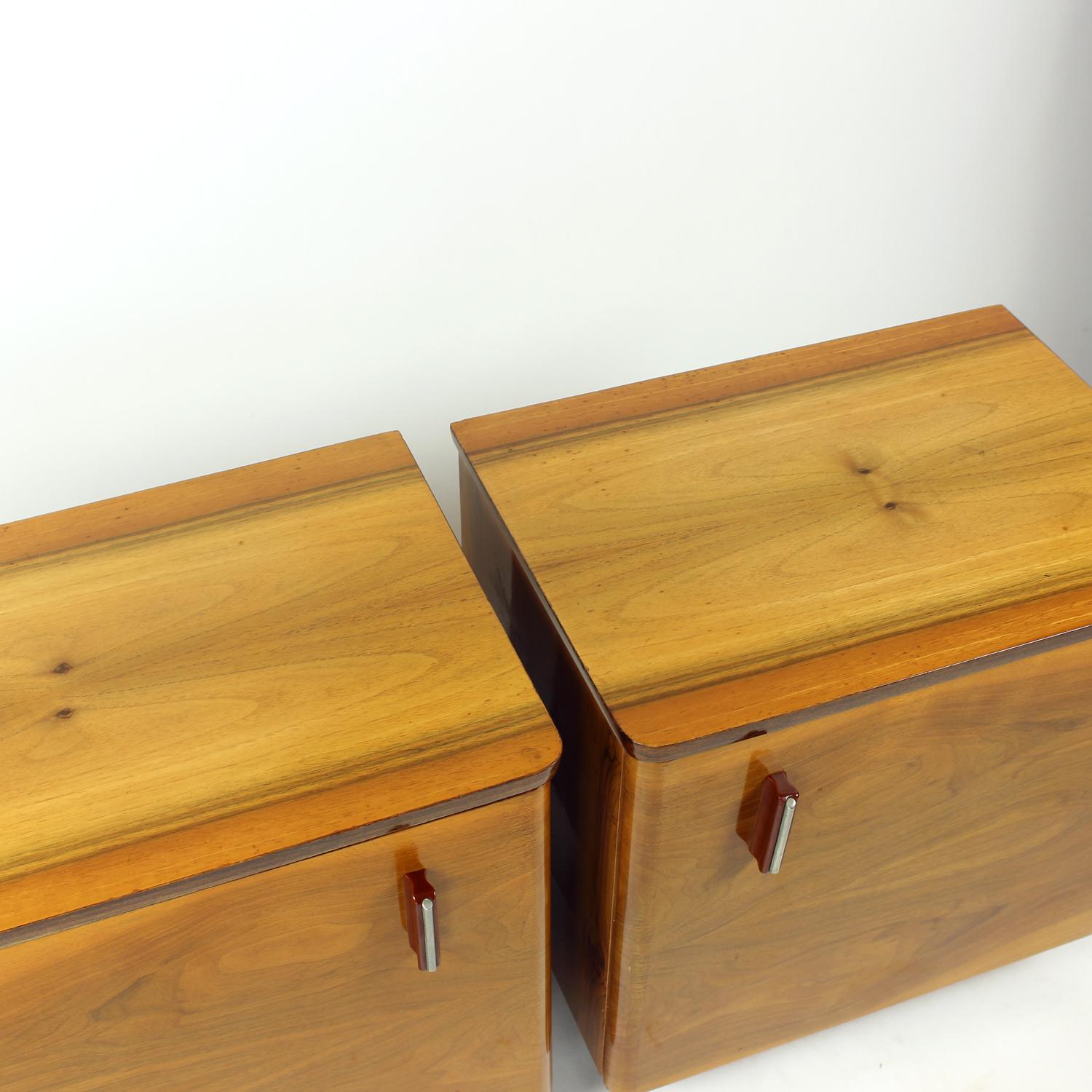 Midcentury Bedside Tables In Shelack Finish Walnut, Czechoslovakia 1960s, Set Of For Sale 2