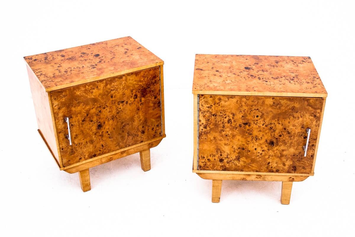 Art Deco bedside tables from the mid-twentieth century. The furniture is in very good condition, after professional renovation.

Dimensions: height 53 cm / width 48.5 cm / 34.5 cm.