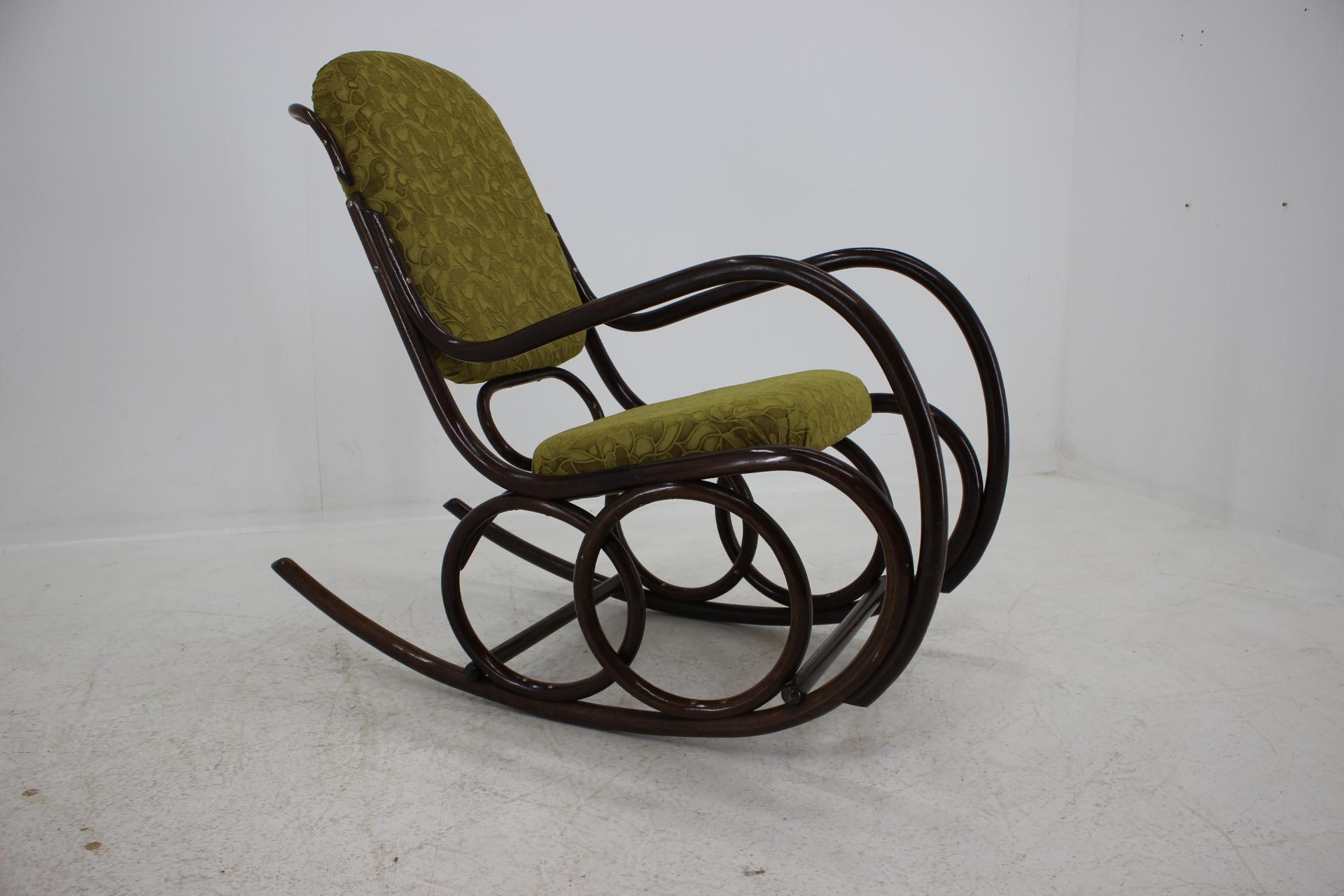 Mid-Century Modern Midcentury Beech Bentwood Rocking Chair from Ton, 1960s