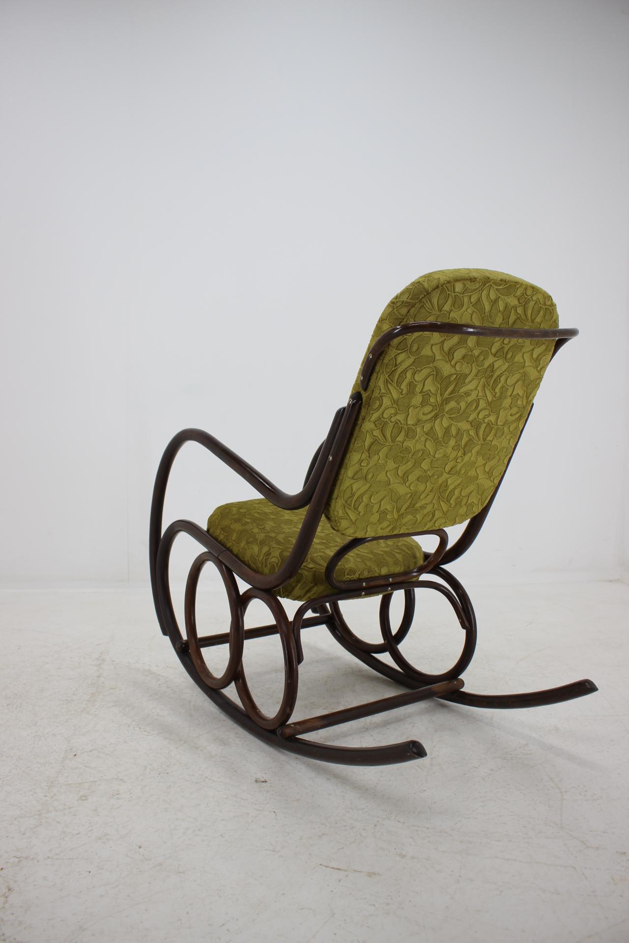 Czech Midcentury Beech Bentwood Rocking Chair from Ton, 1960s