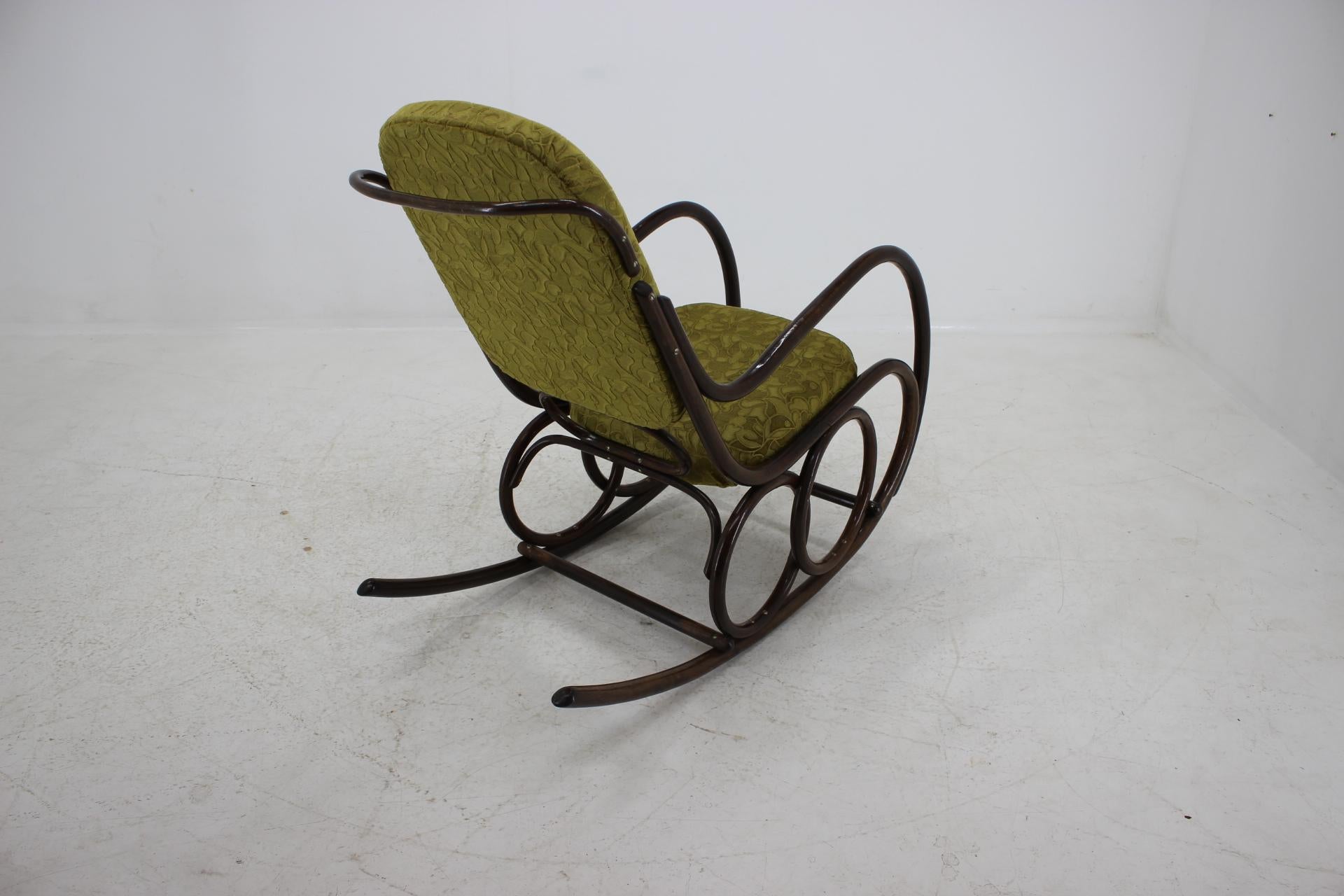 Midcentury Beech Bentwood Rocking Chair from Ton, 1960s 1