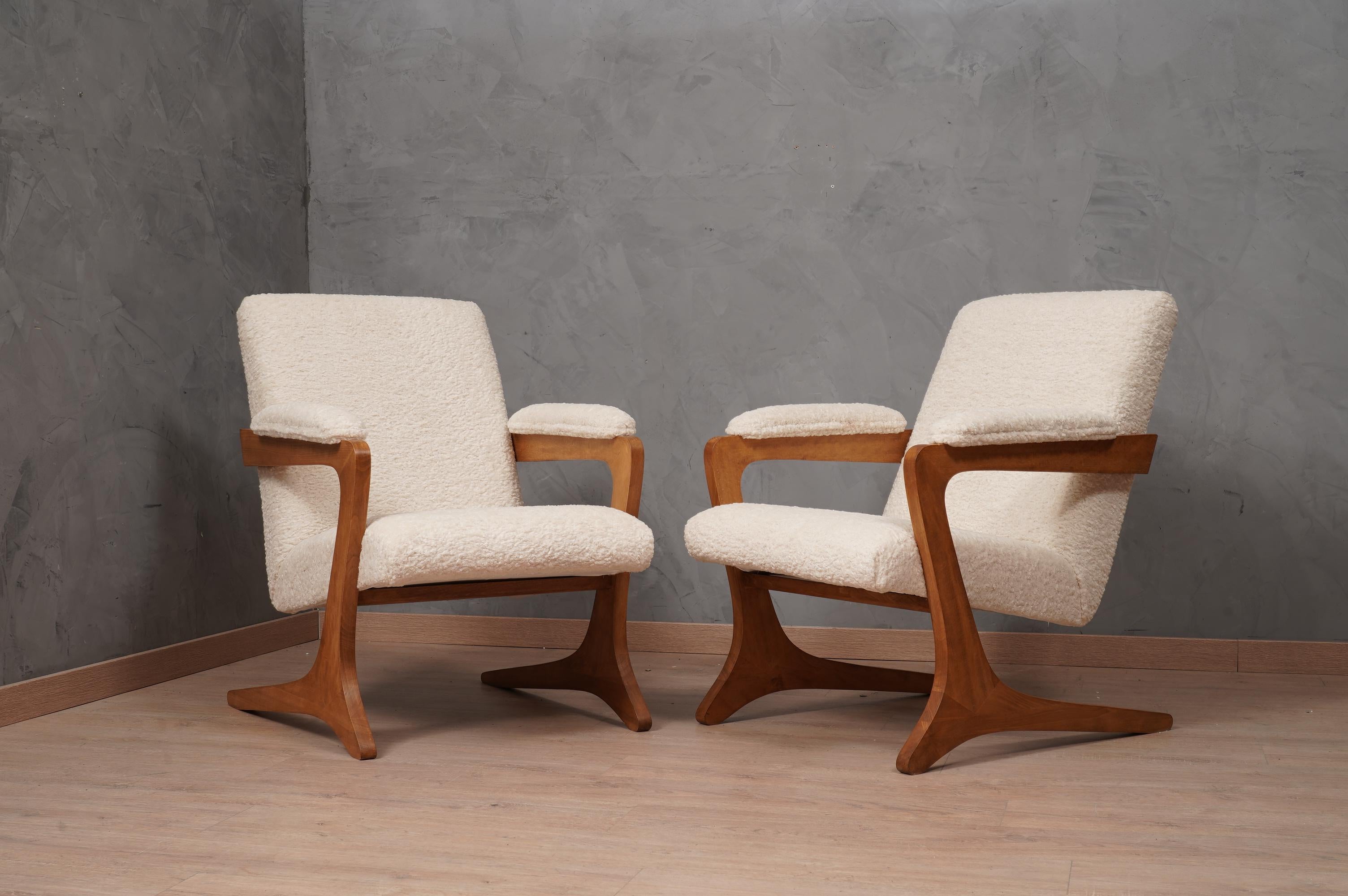 MidCentury Beech Wood and White Fabric ArmChairs, 1970 1