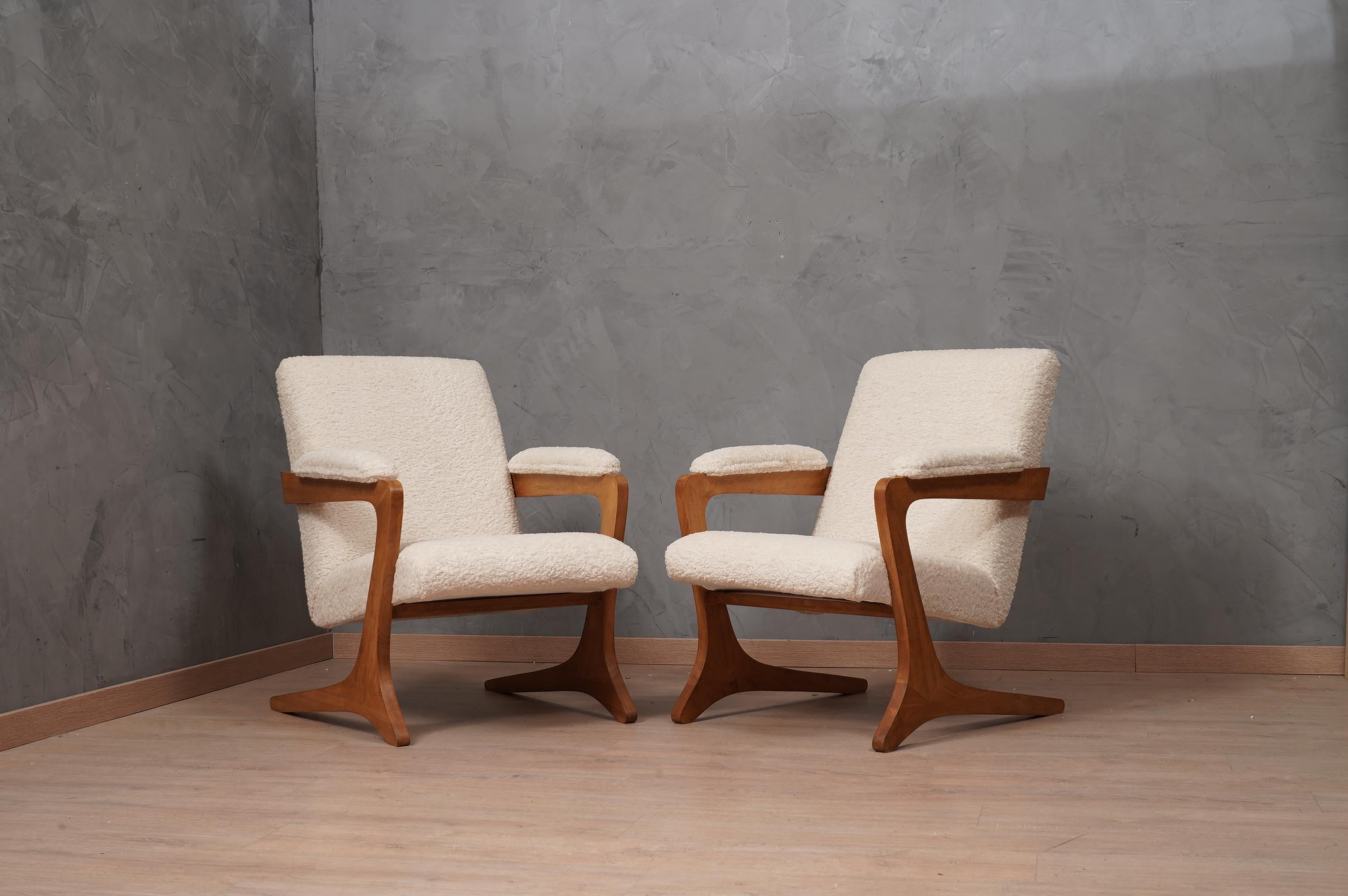 MidCentury Beech Wood and White Fabric ArmChairs, 1970 3