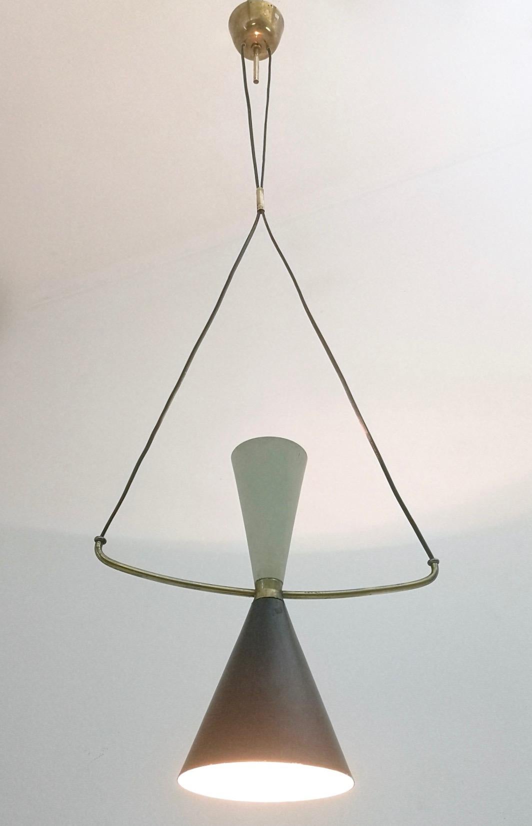 Italian Vintage Beige and Black Varnished Steel and Brass Pendant by Stilnovo, Italy