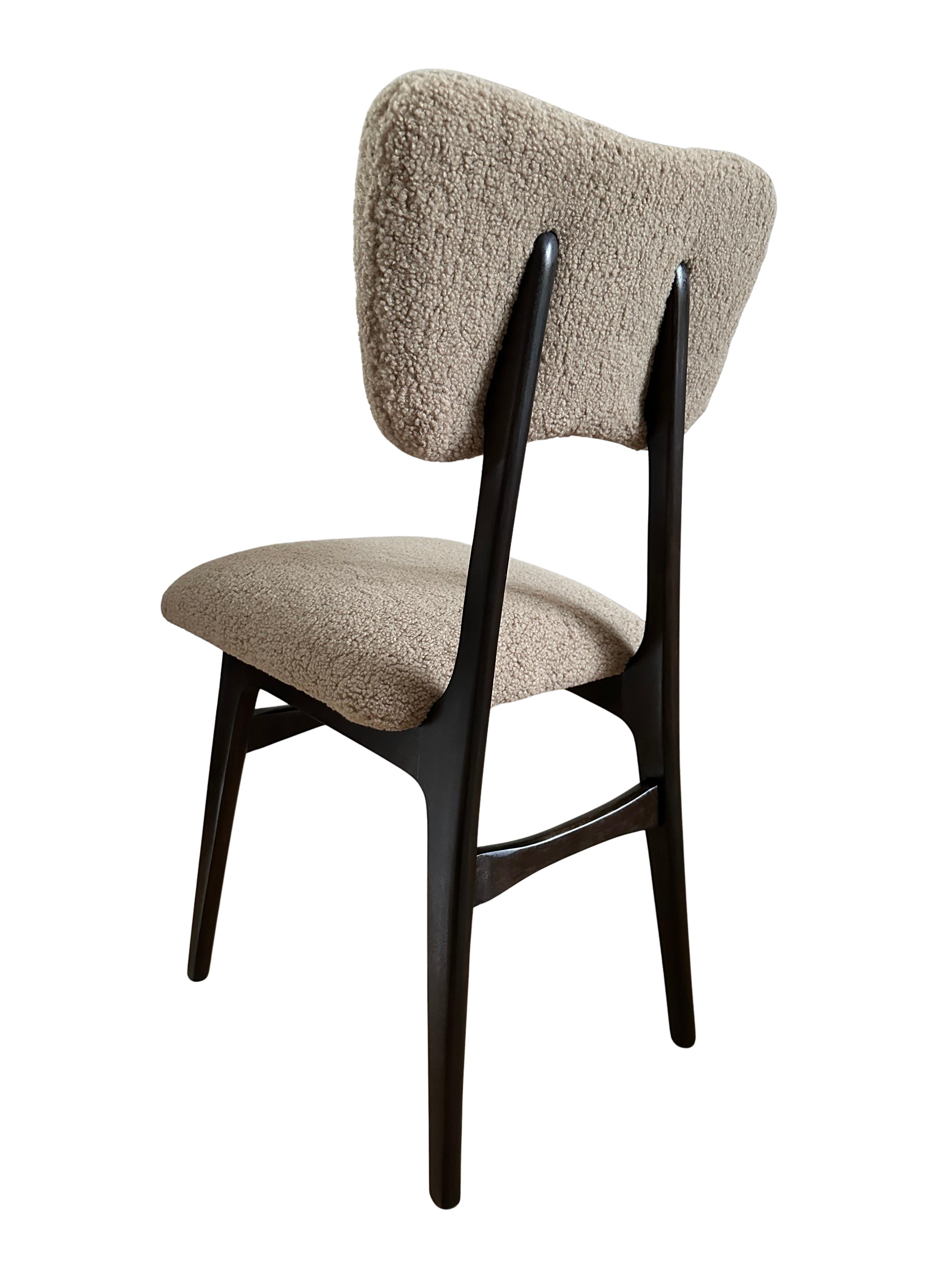 Chaises de salle à manger en bouclé beige et Wood Wood, Europe, années 1960, lot de six Excellent état - En vente à WARSZAWA, 14