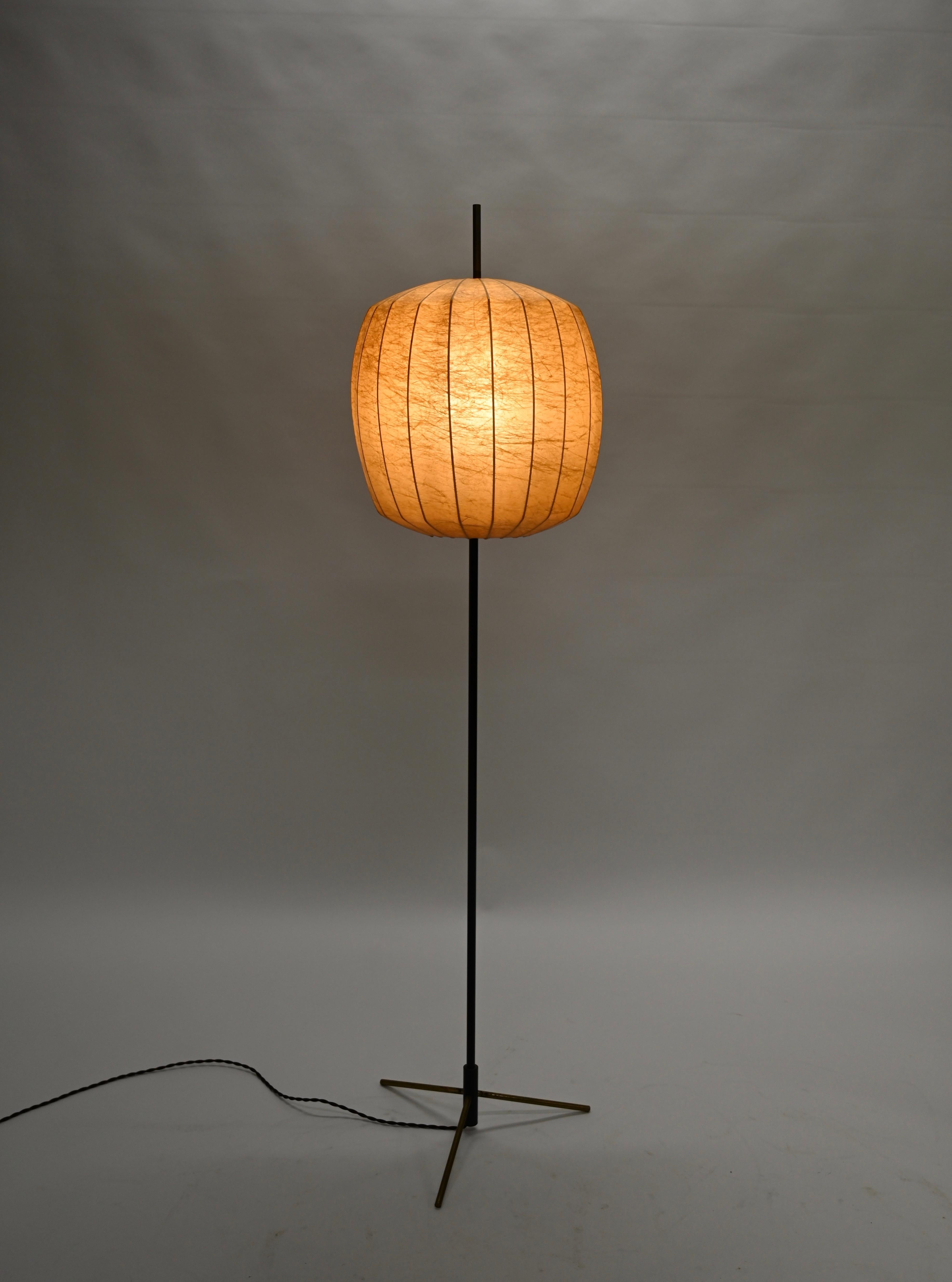 Midcentury Beige Cocoon Floor Lamp in Brass and Metal, Castiglioni, Italy 1960s For Sale 11