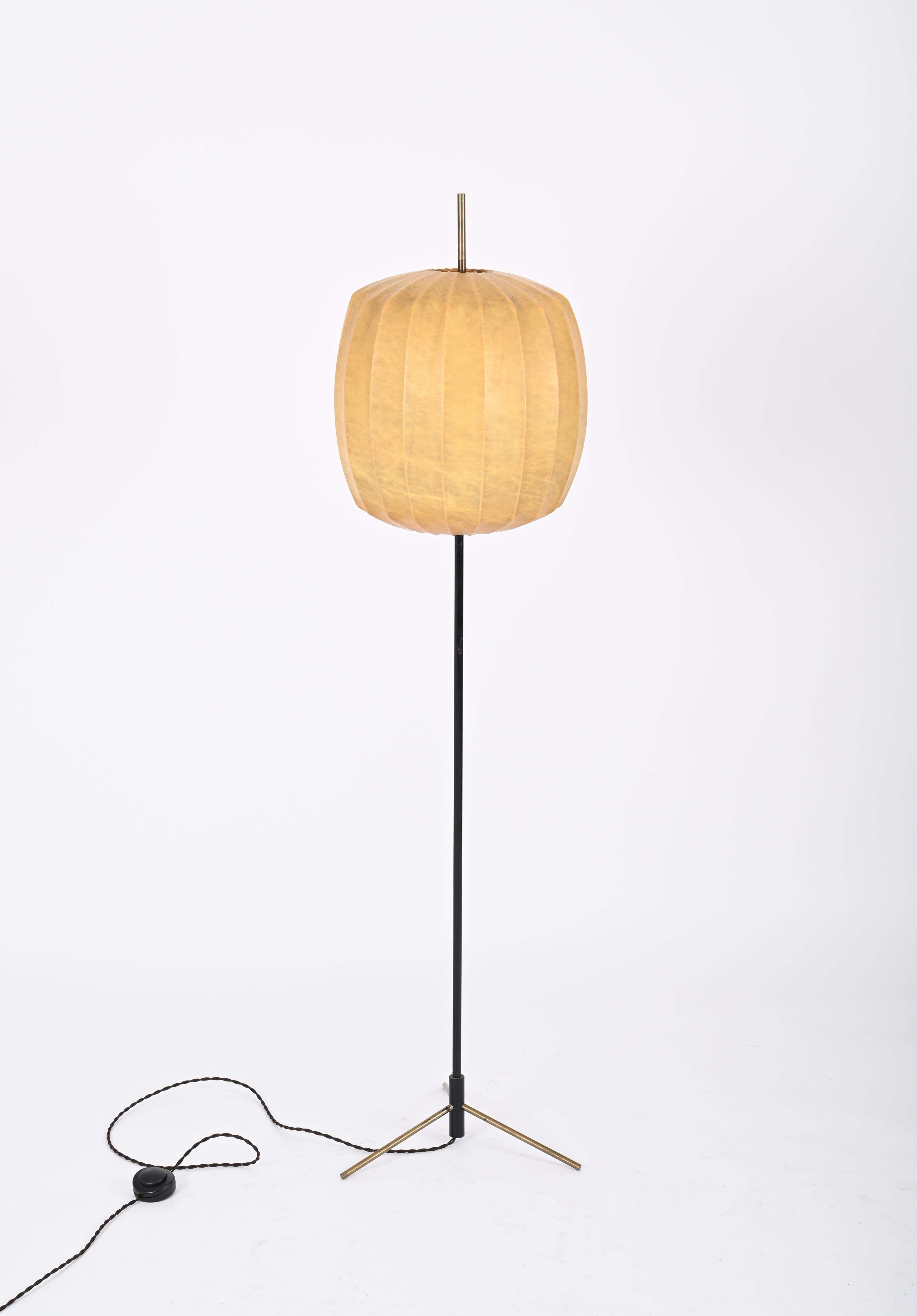 Midcentury Beige Cocoon Floor Lamp in Brass and Metal, Castiglioni, Italy 1960s For Sale 1