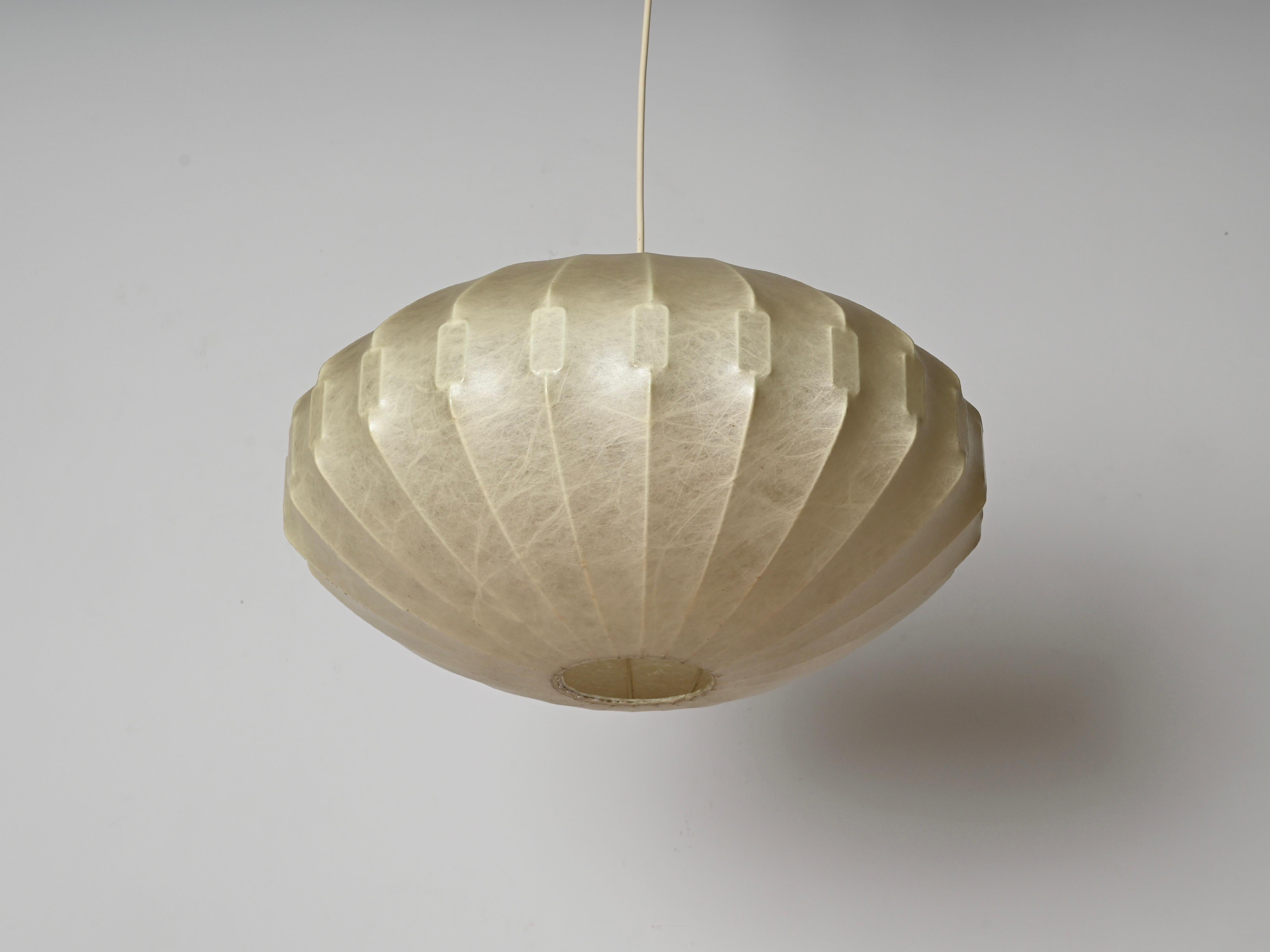 Hand-Crafted Midcentury Beige Losange Cocoon Pendant Light by Castiglioni, Italy 1960s