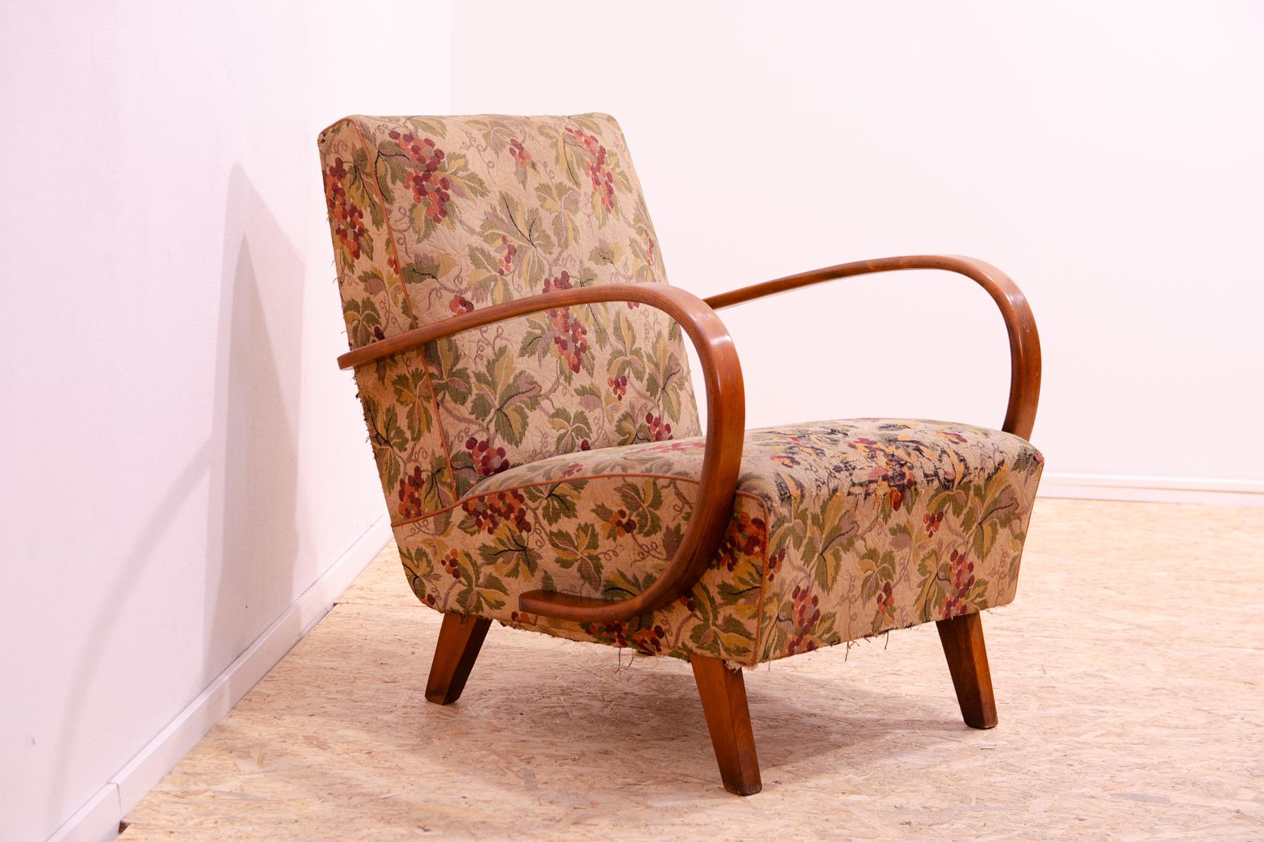 Midcentury Bentwood armchair by Jindřich Halabala for UP Závody, 1950´s In Good Condition In Prague 8, CZ