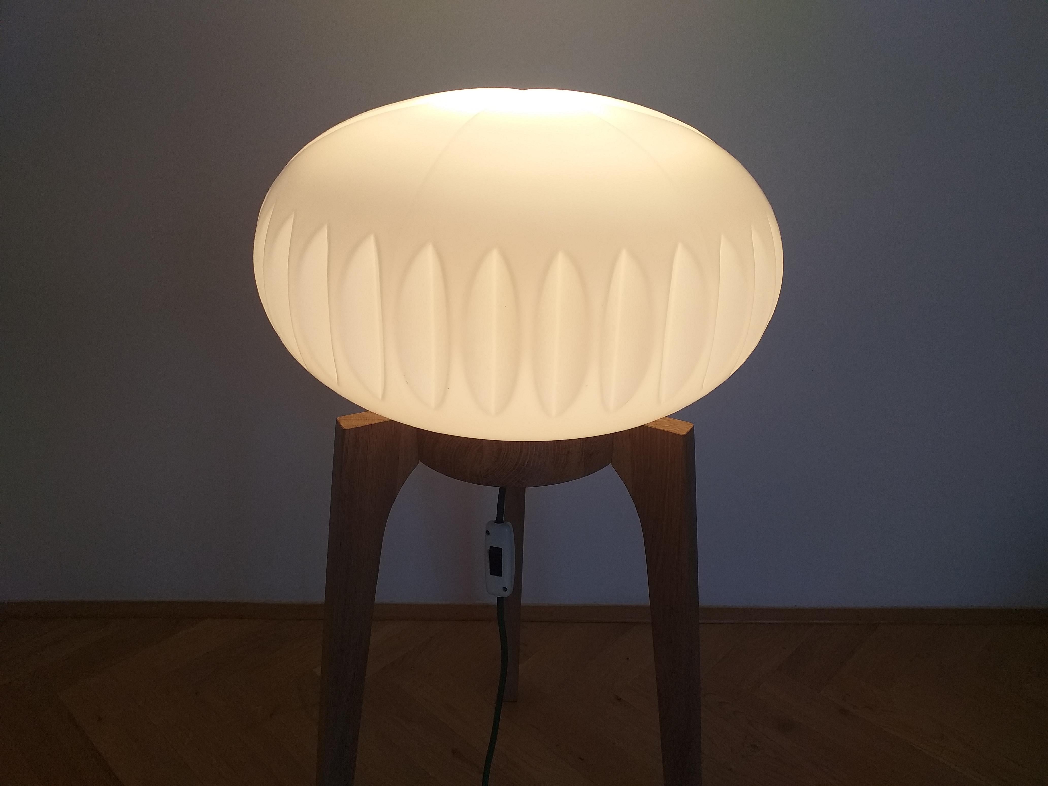 Tchèque Grands lampadaires du milieu du siècle:: ULUV:: 1970 en vente