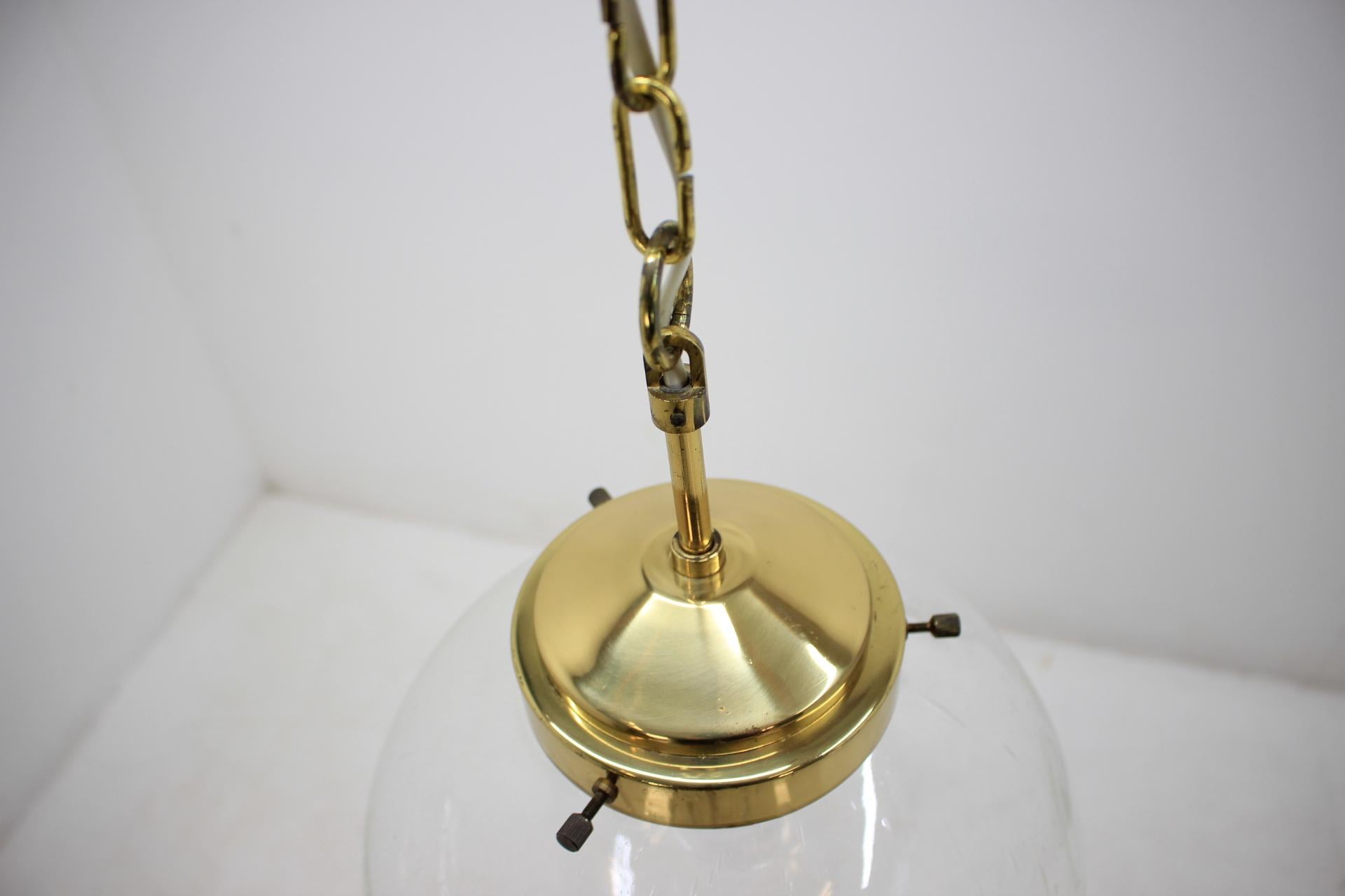 Fin du 20e siècle Grand pendentif en verre du milieu du siècle de Valašské Meziříčí:: 1970 en vente