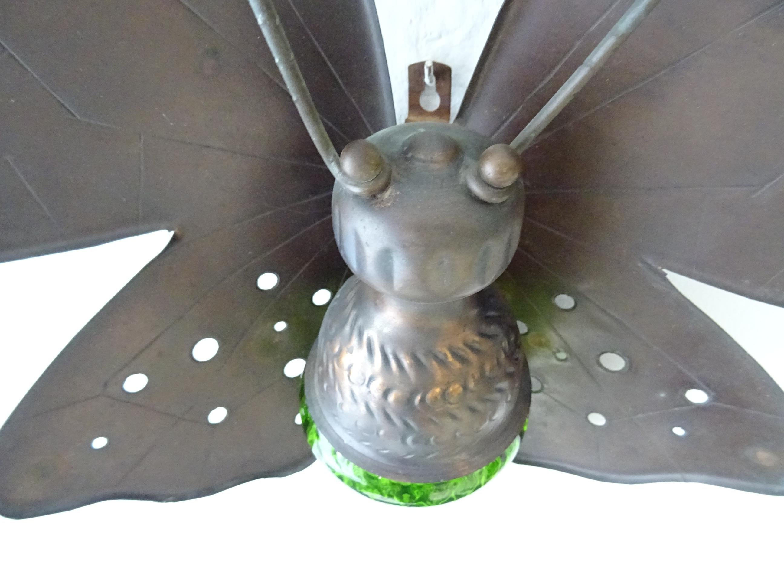 Mid-Century Big Italian Rare Butterfly Detailed Green Glass Body Sconce For Sale 4