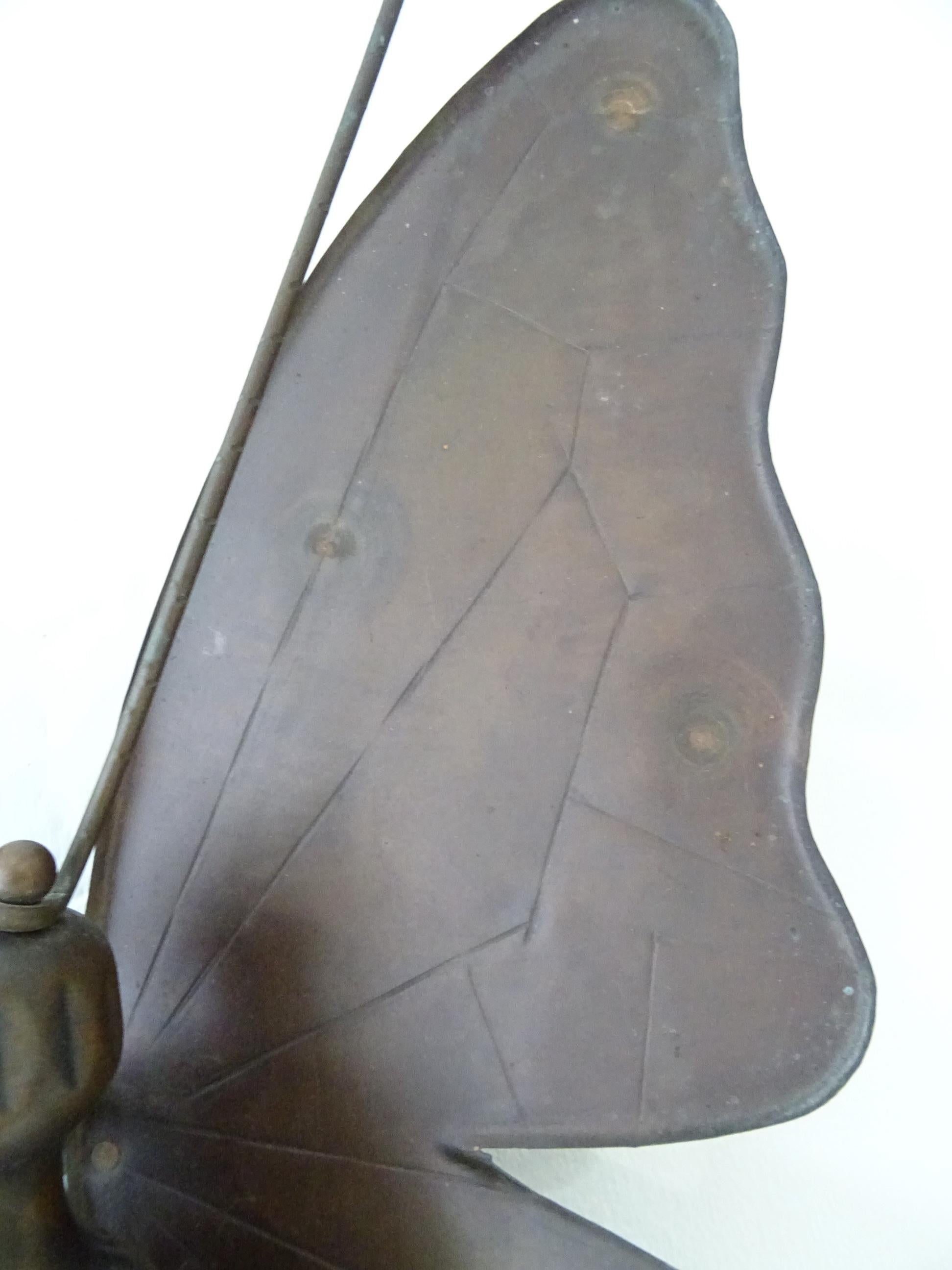 Mid-Century Big Italian Rare Butterfly Detaillierte Grünglas Körper Sconce im Zustand „Gut“ im Angebot in Firenze, Toscana