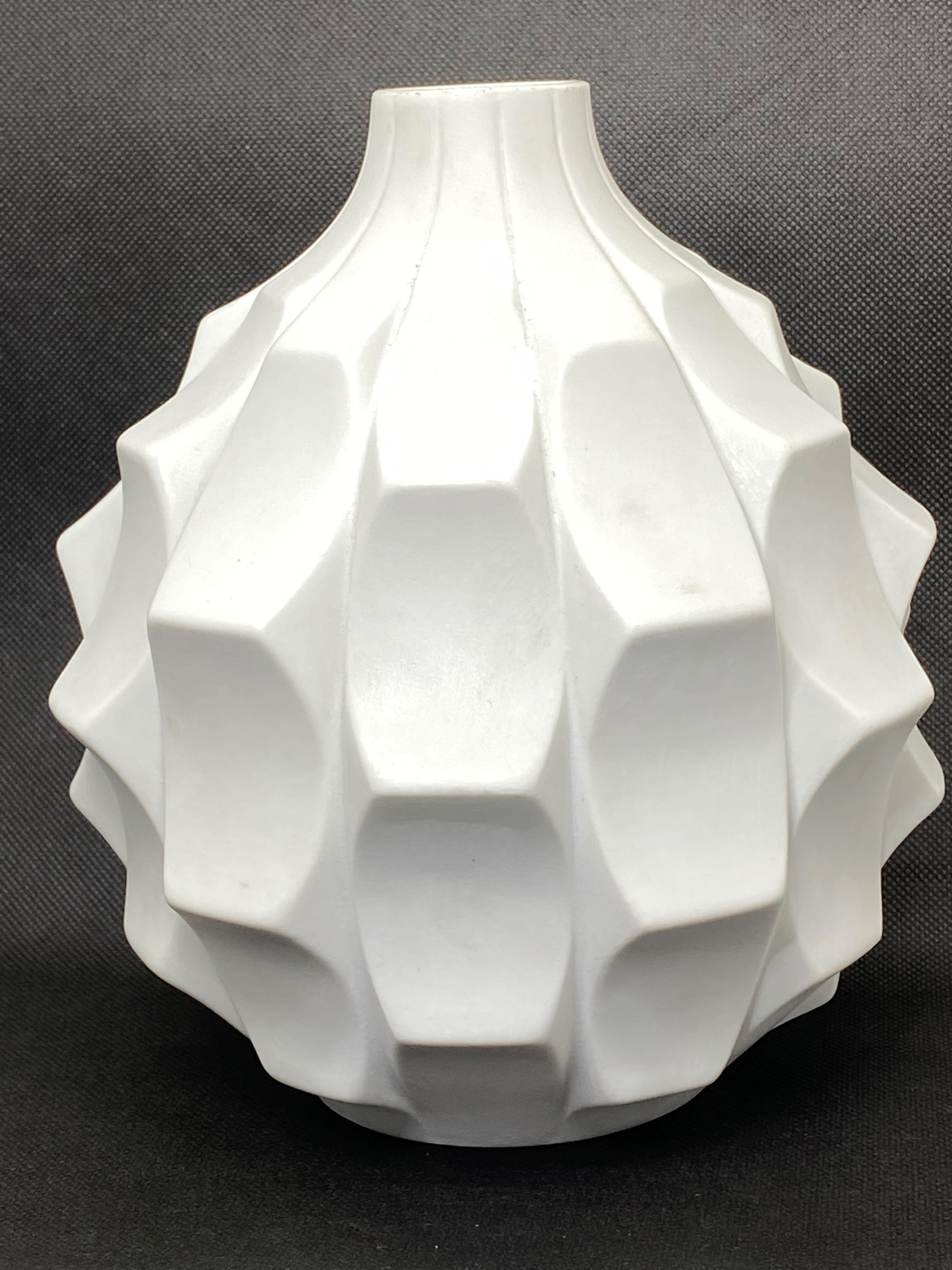 German Midcentury Bisque Artichoke Vase by Heinrich Fuchs for Hutschenreuther, 1960s