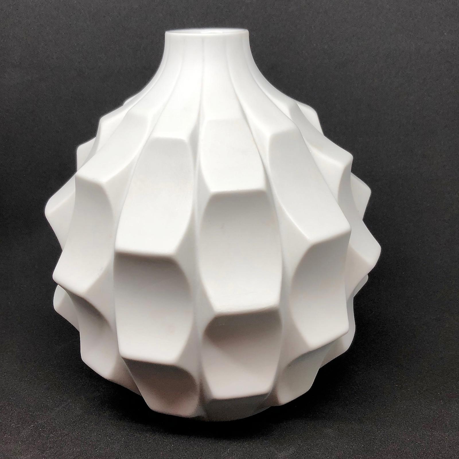 Midcentury Bisque Artichoke Vase by Heinrich Fuchs for Hutschenreuther, 1960s In Good Condition In Nuernberg, DE