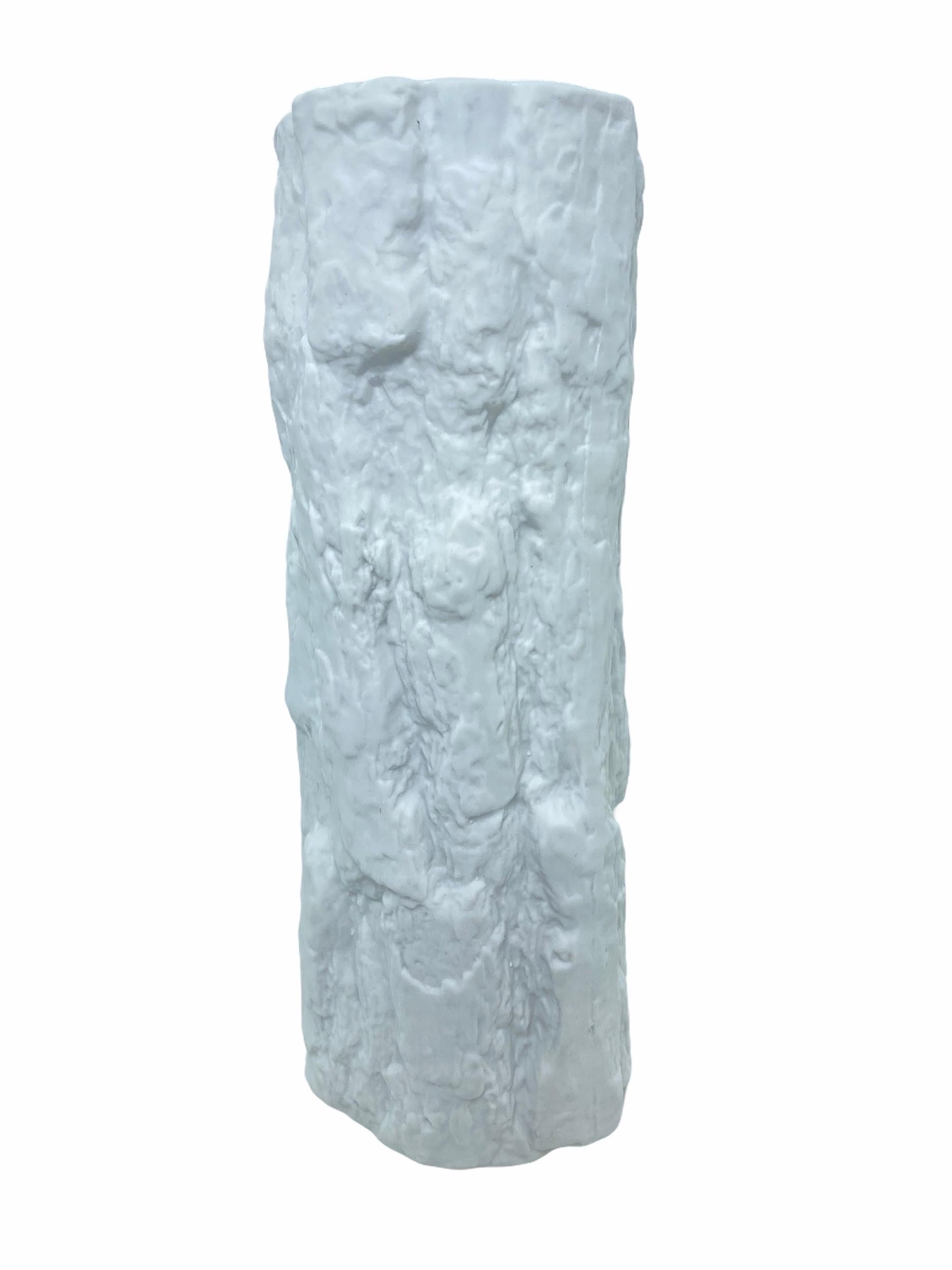 Allemand Vase en forme d'écorce d'arbre fossile biscuit du milieu du siècle dernier par Bareuther Porcelain, Allemagne, 1970 en vente