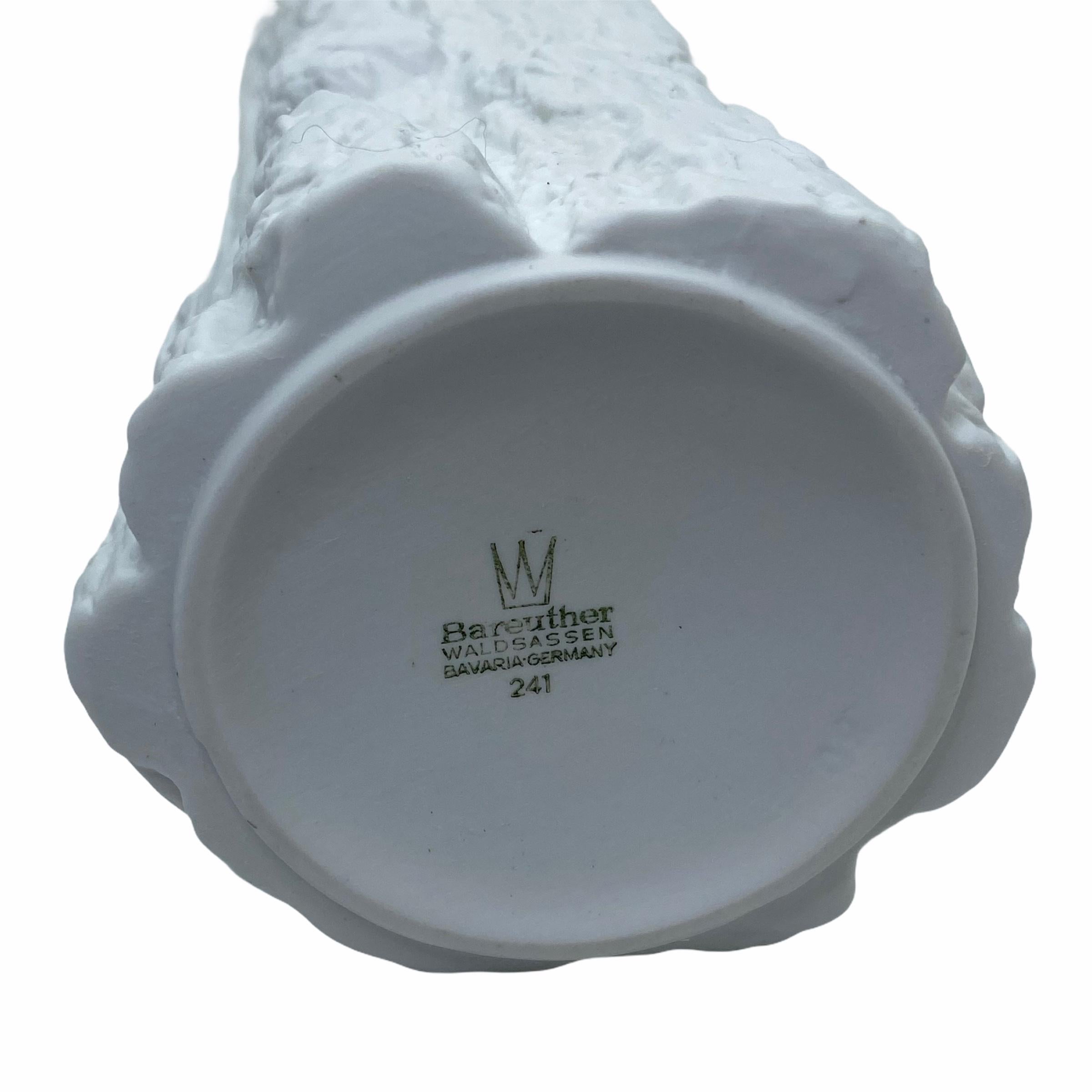 Vaso di corteccia d'albero fossile in bisquit di Bareuther Porcelain, Germania, anni '70 In condizioni buone in vendita a Nuernberg, DE