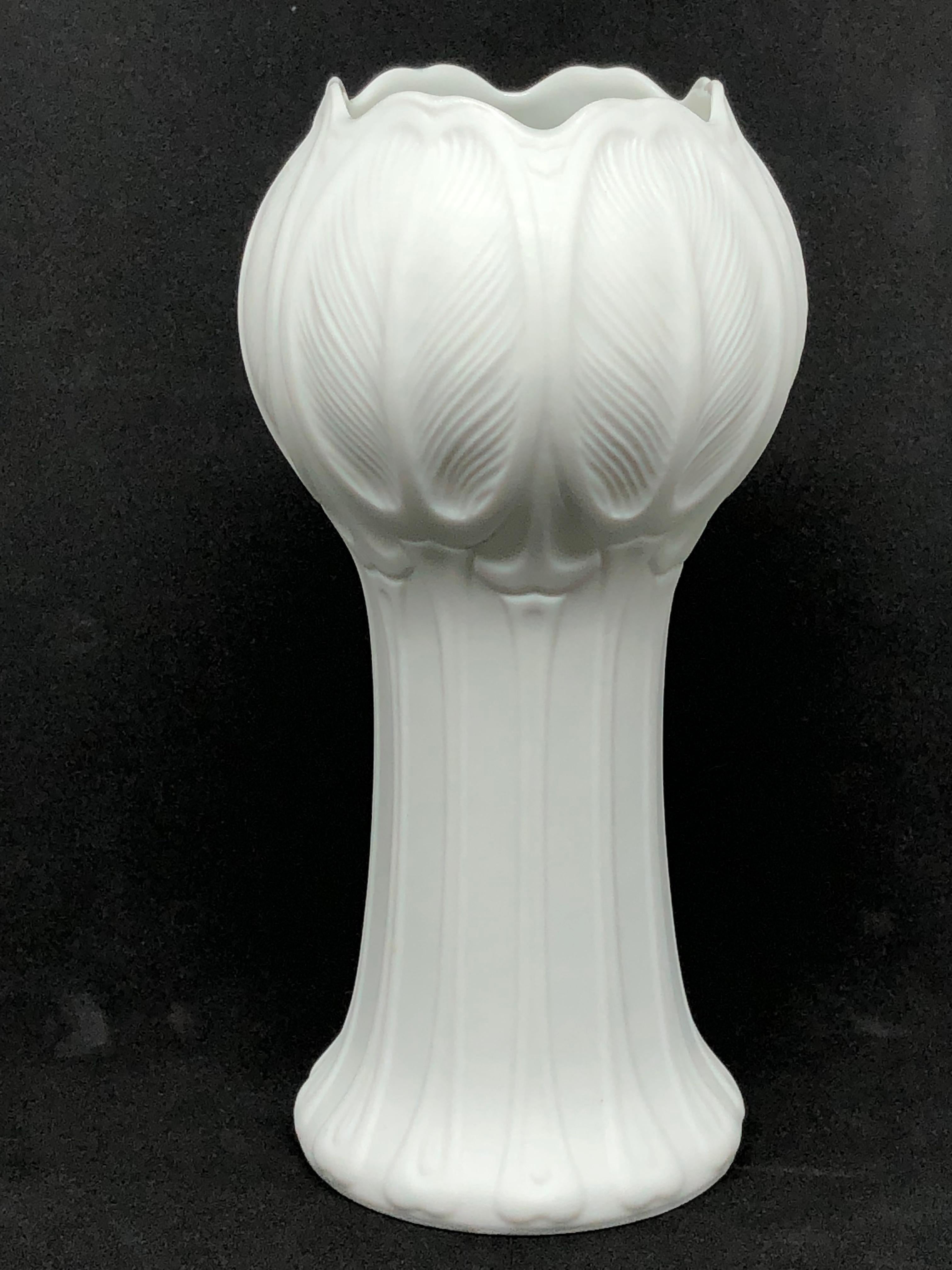 An amazing matte white vase designed in the 1960s by Hans Achtziger for the German art pottery maker Hutschenreuther. Vase is in very good condition with no chips, cracks, or flea bites. Signed with manufactory mark and item number. The name