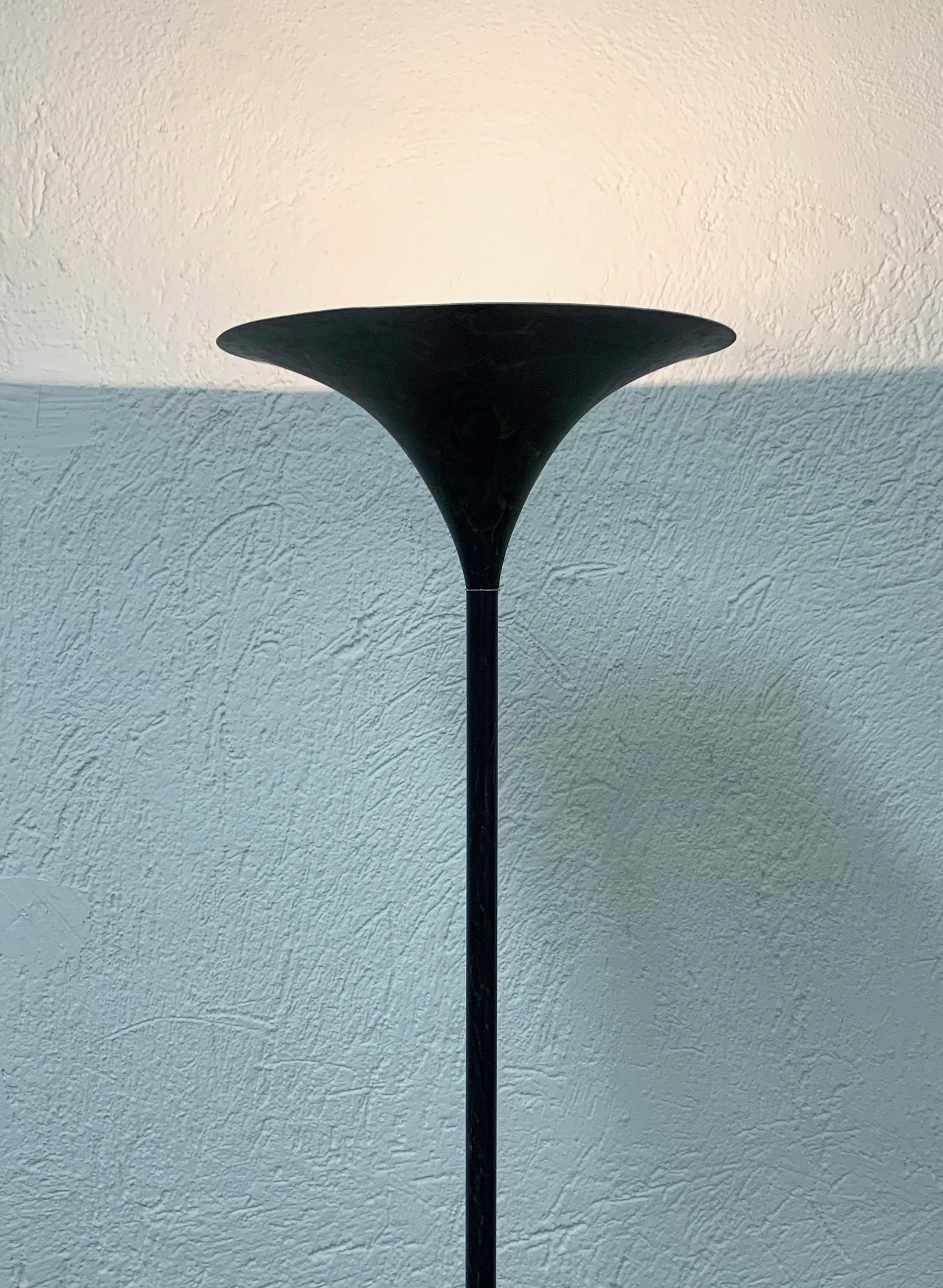 Midcentury Black Aluminum Tulip Italian Floor Lamp with Gold Finishes, 1970s For Sale 5