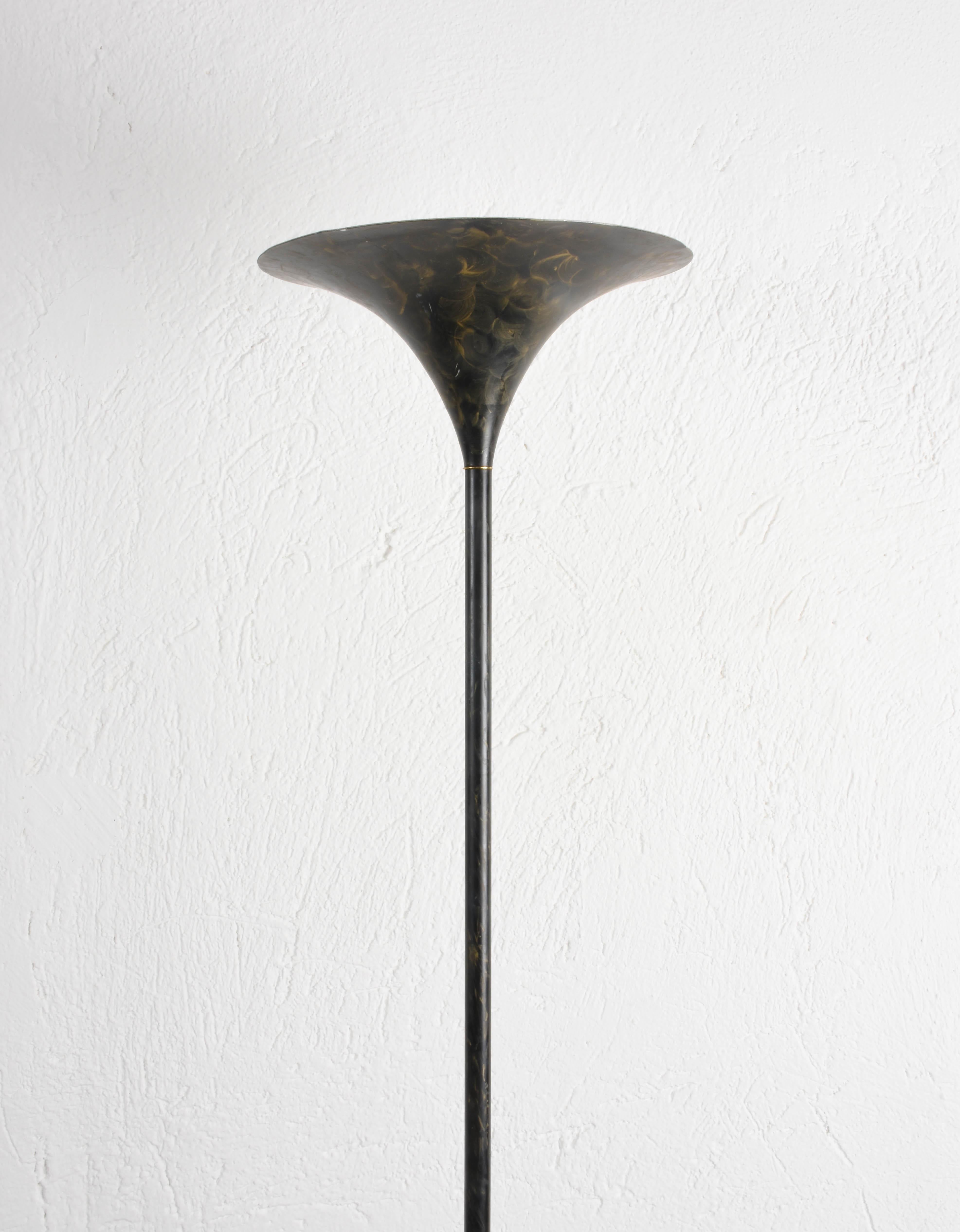Midcentury Black Aluminum Tulip Italian Floor Lamp with Gold Finishes, 1970s For Sale 4