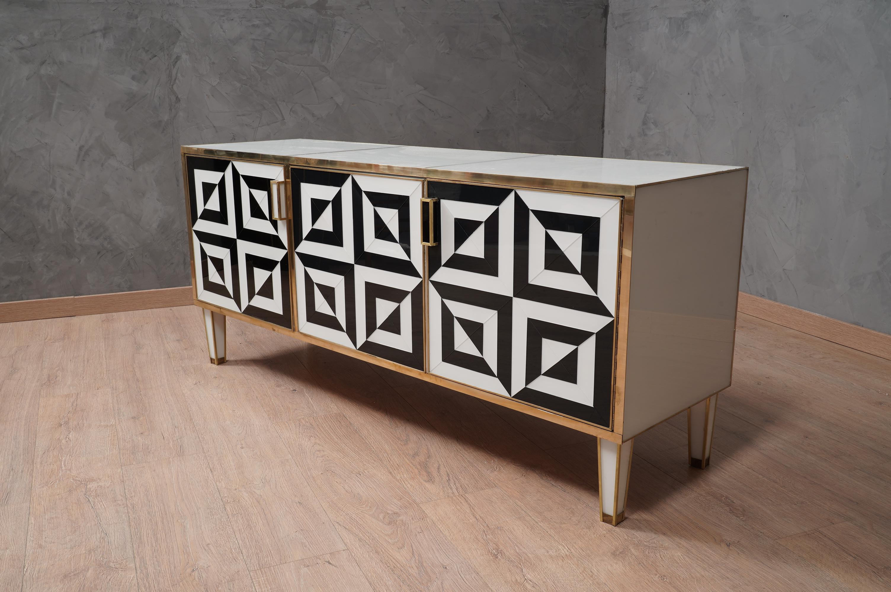 Mid-Century Black and White Art Glass and Brass Italian Sideboard, 1980 In Good Condition In Rome, IT