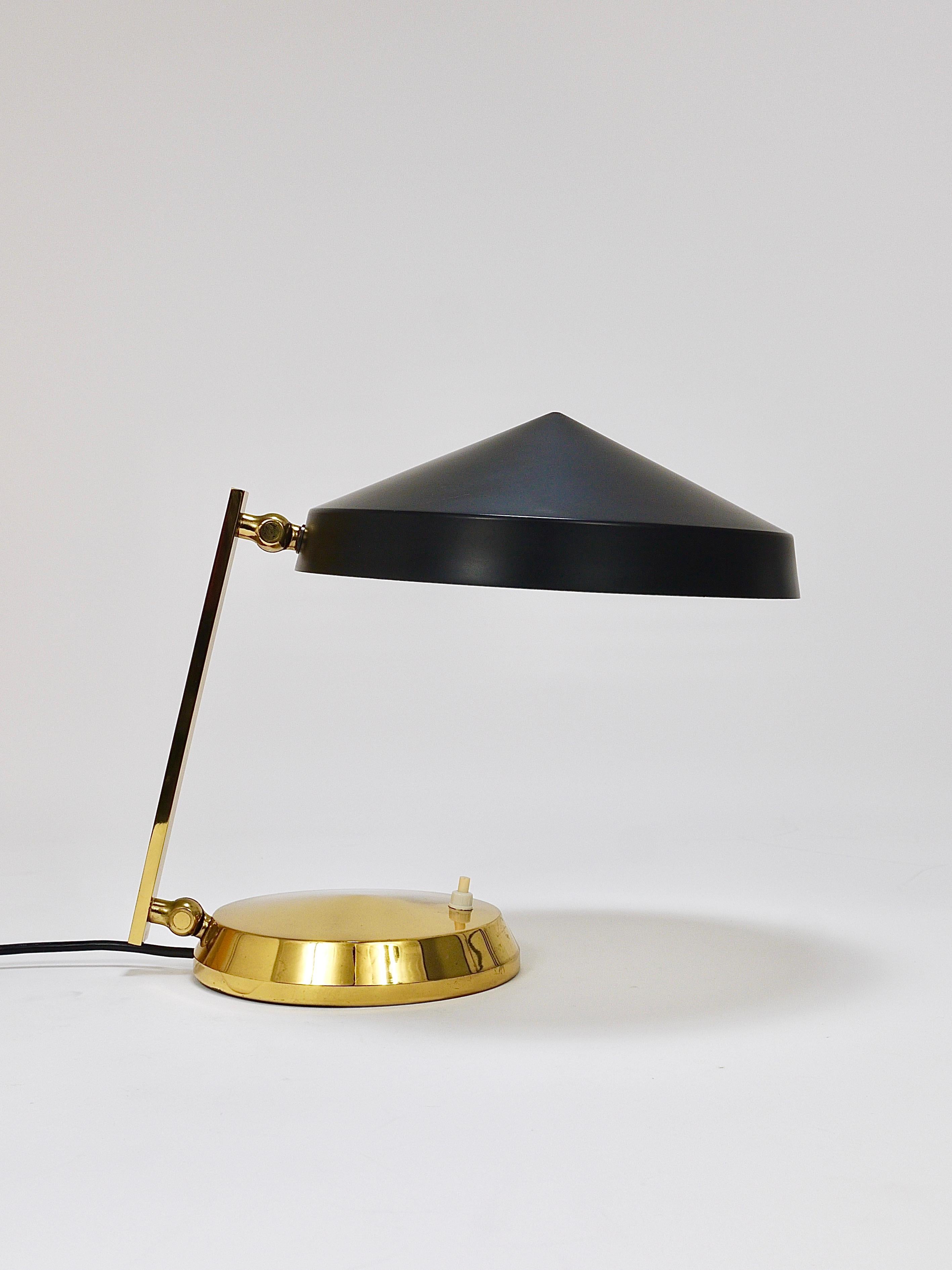 Midcentury Black Brass Table or Desk Lamp, Austria, 1960s In Good Condition For Sale In Vienna, AT