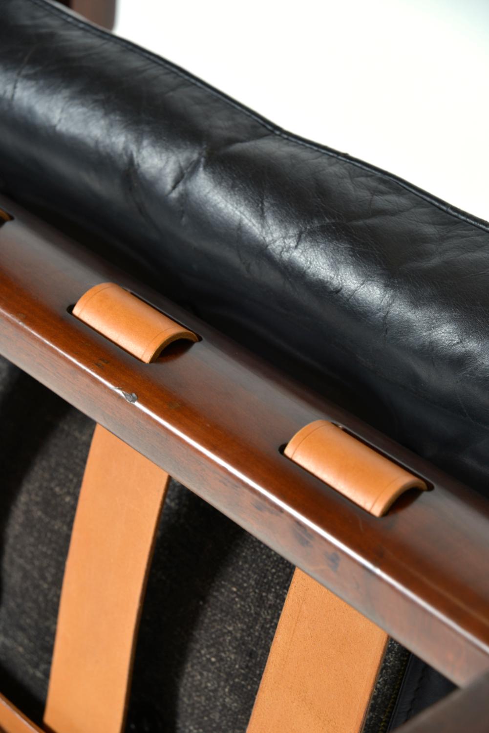 Midcentury Black Leather Samurai Arm Lounge Chair Di Luciano Frigerio Italia 1971 in vendita 10