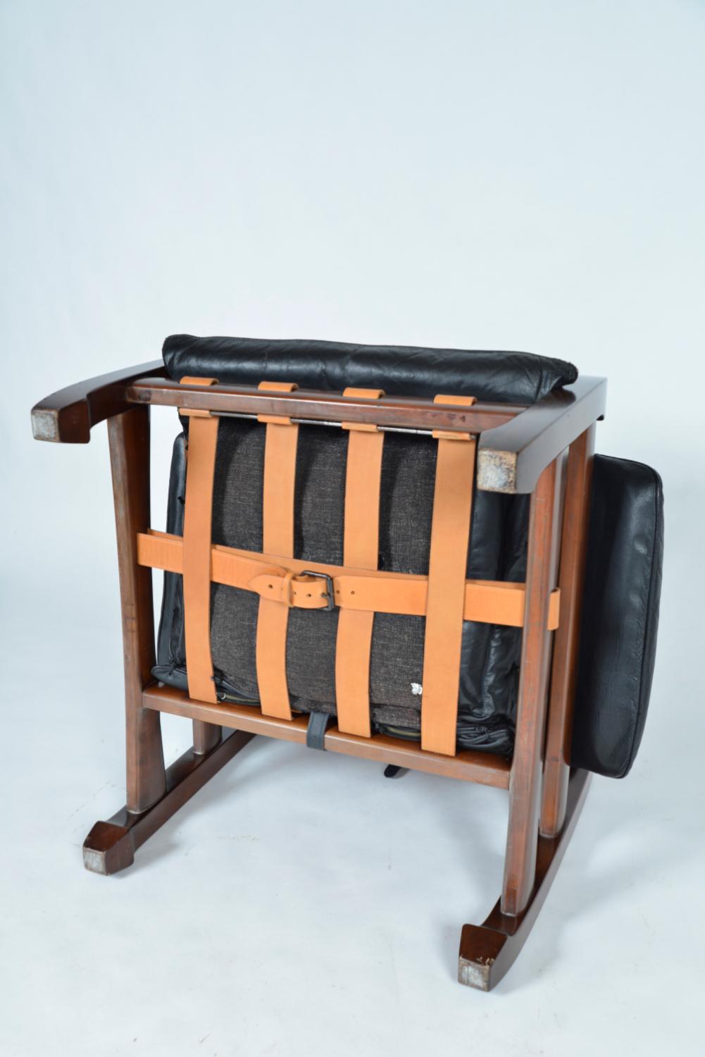 Midcentury Black Leather Samurai Arm Lounge Chair Di Luciano Frigerio Italia 1971 in vendita 11