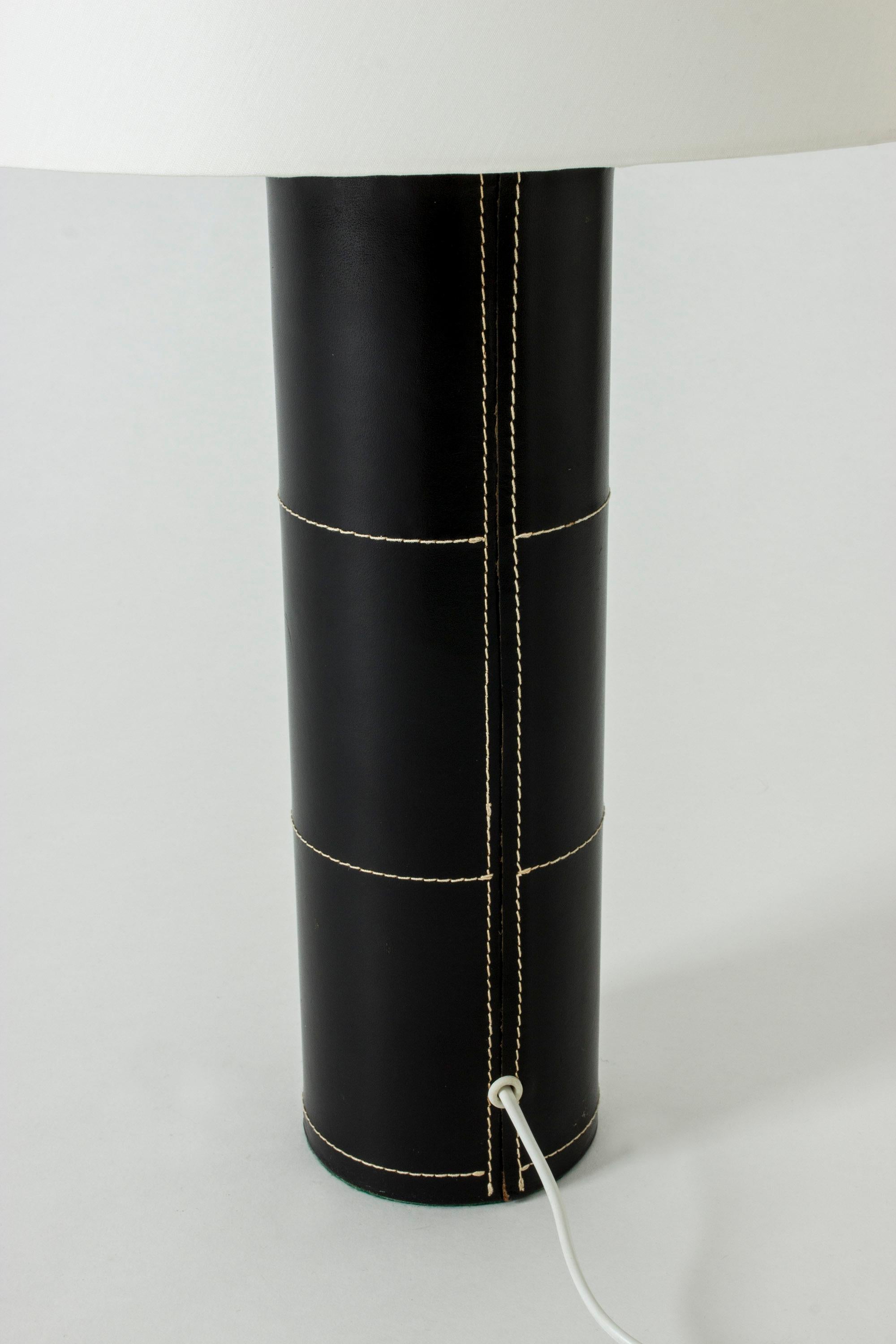 Midcentury Black Leather Table Lamp from Bergboms In Good Condition For Sale In Stockholm, SE