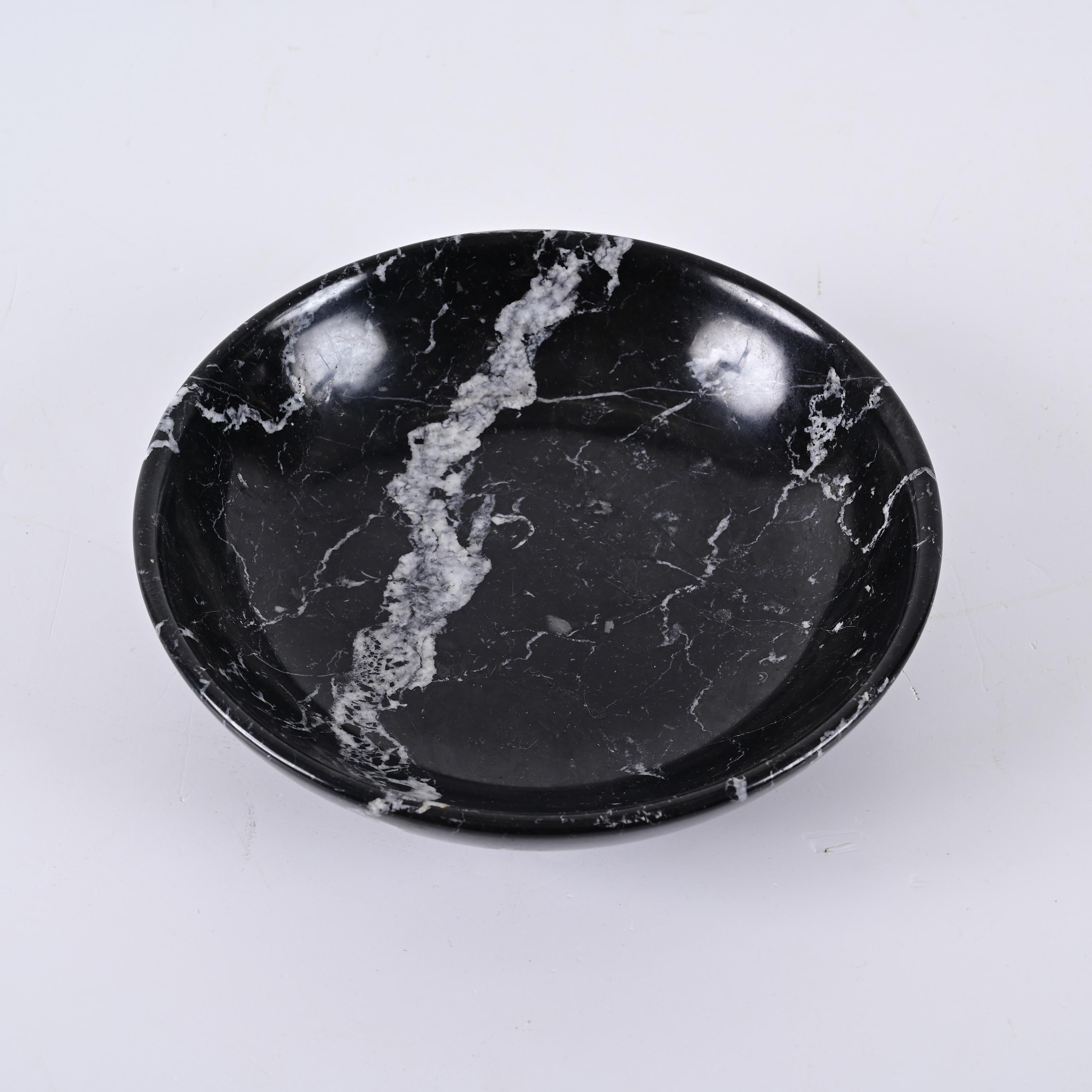 Mid-20th Century Midcentury Black Marble with White Grains Round Italian Decorative Bowl, 1950s For Sale