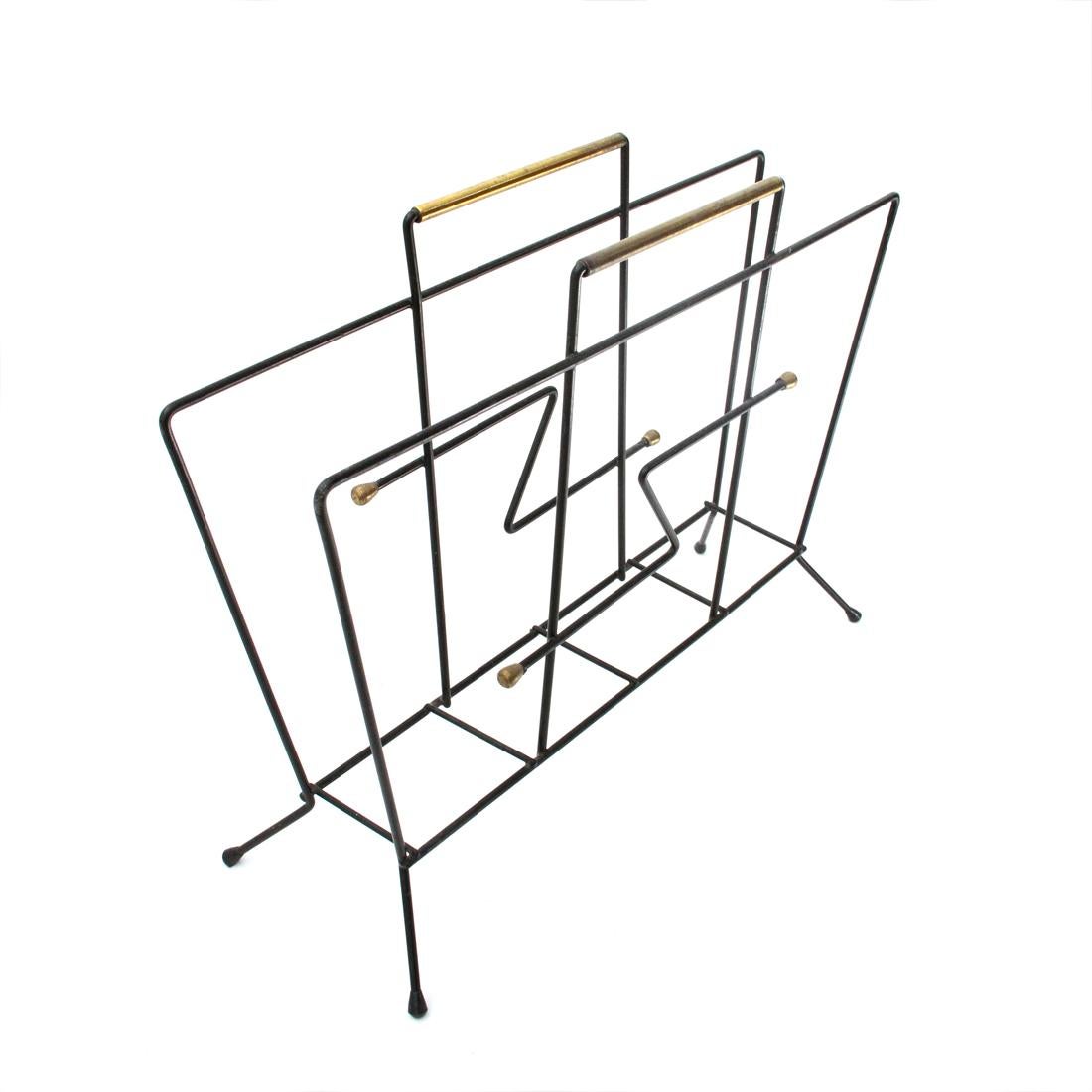 Midcentury Black Metal and Brass Italian Magazine Rack, 1950s In Good Condition In Savona, IT