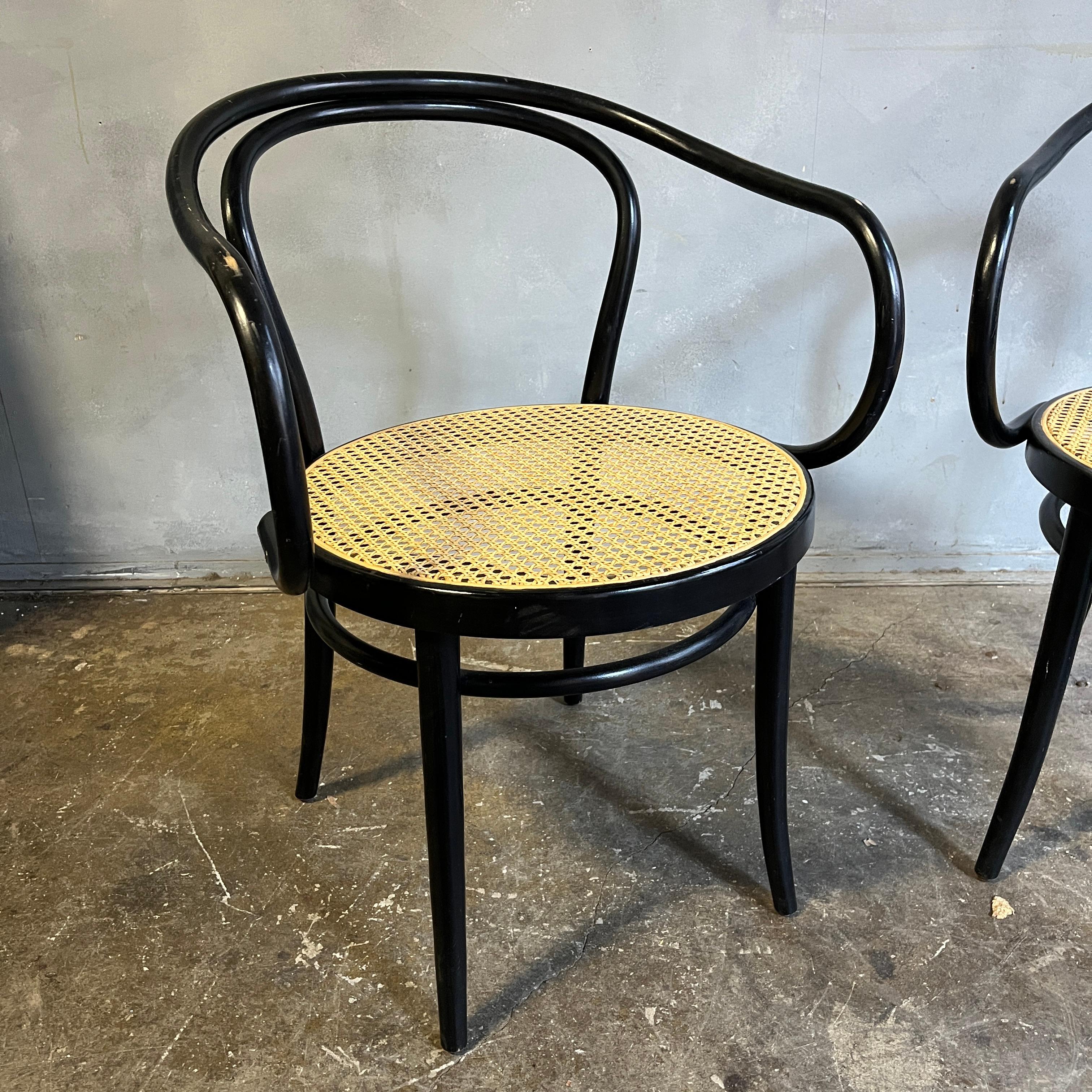 Midcentury Black No.209 Thonet Chairs, 1980s (set of 4) In Good Condition In BROOKLYN, NY