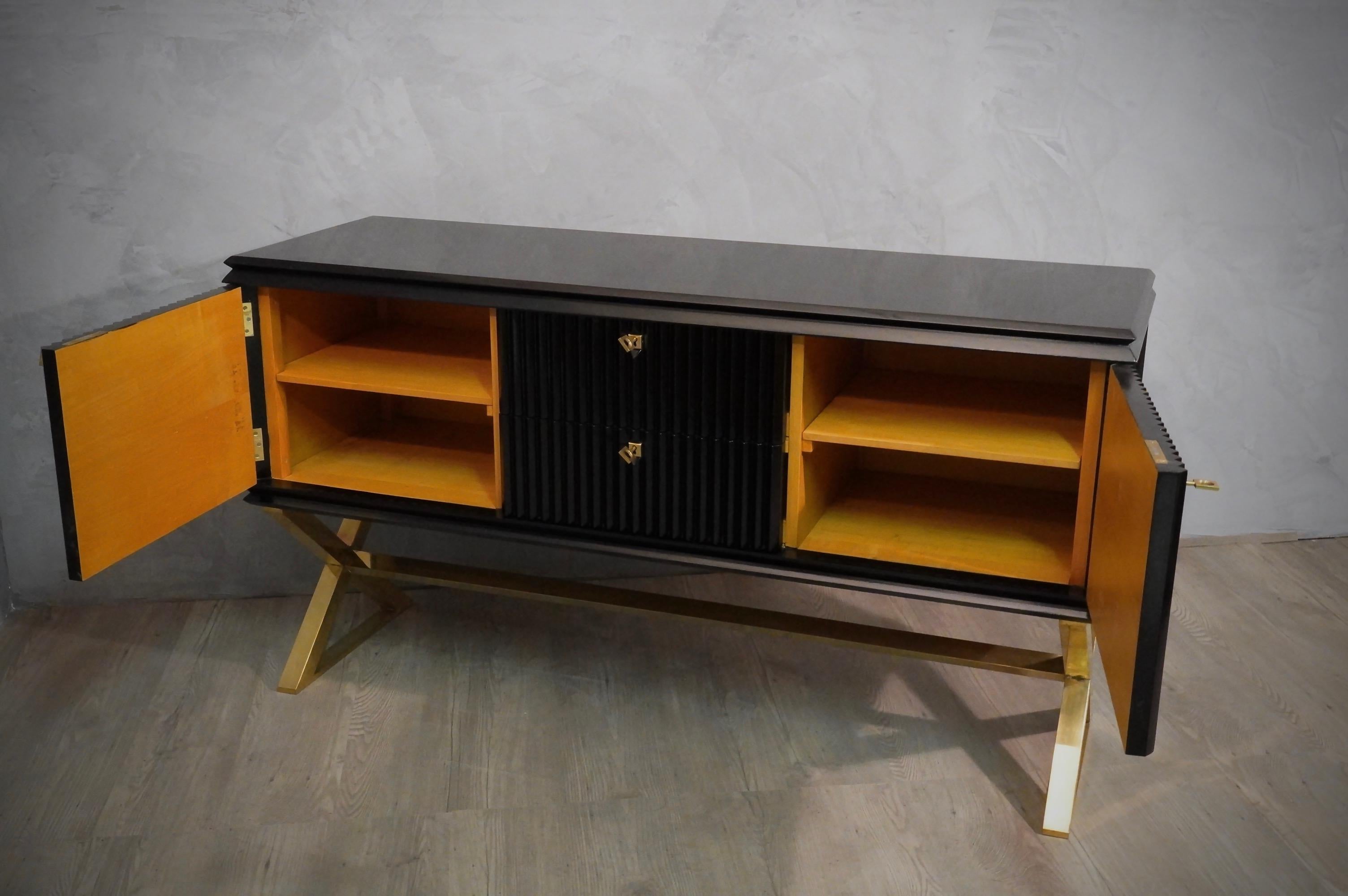 Midcentury Black Shellac and Brass Italian Sideboard, 1950 In Good Condition In Rome, IT