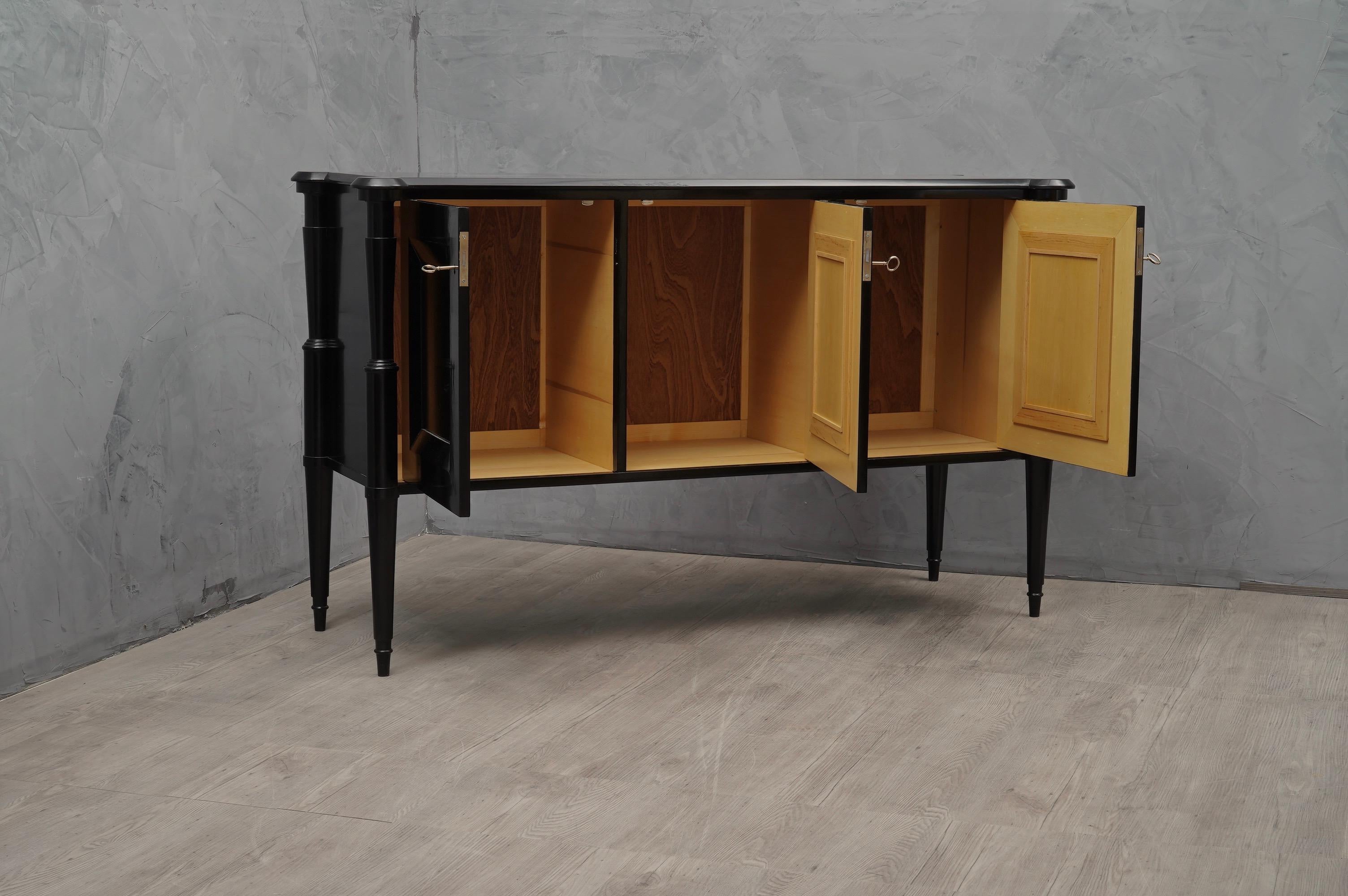 Midcentury Black Shellac and Brass Italian Sideboard, 1950 In Good Condition In Rome, IT