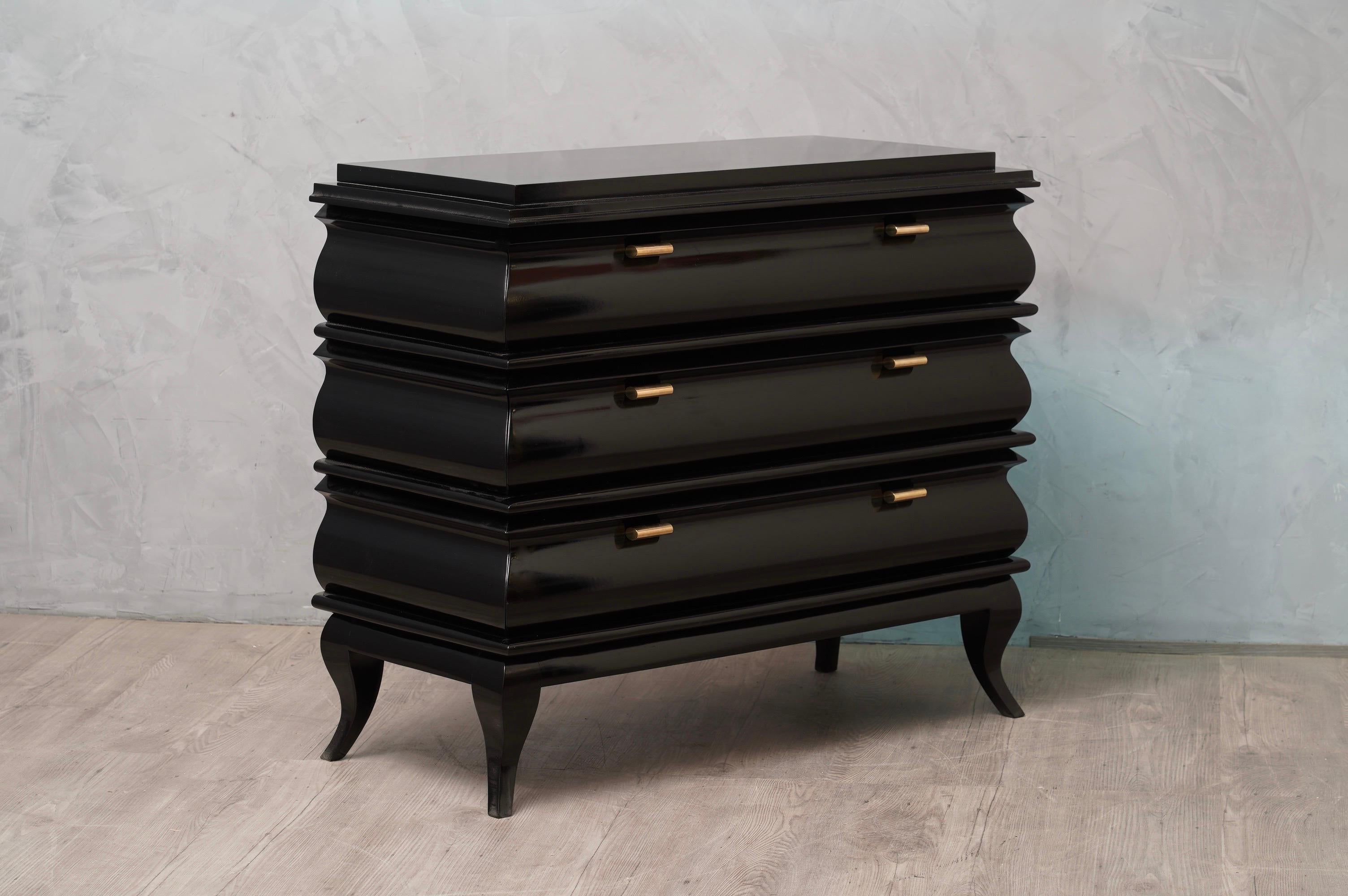 chest with drawers