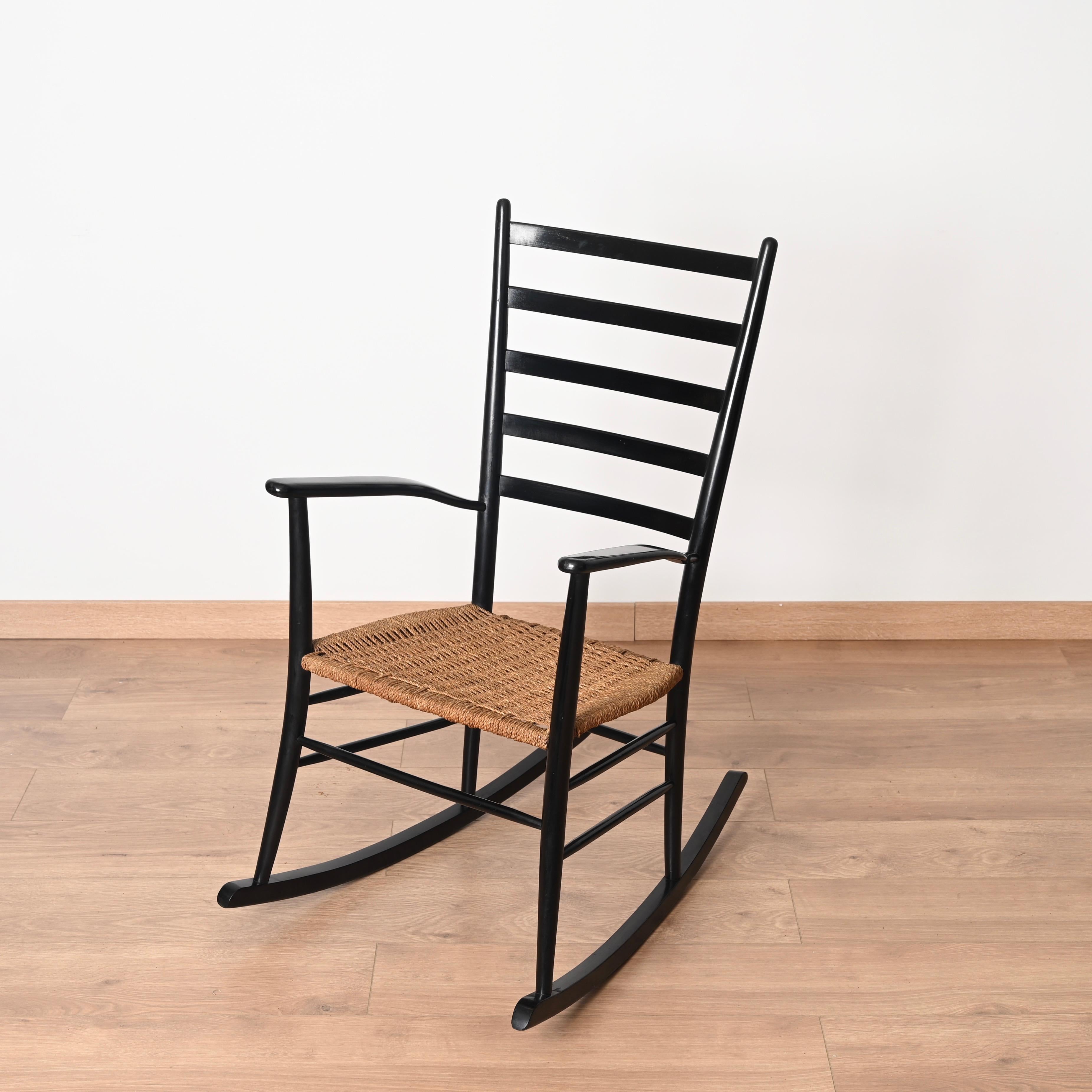 Midcentury Black Wood Chiavari Rocking Chair with Rope Seat, Italy 1950s For Sale 7