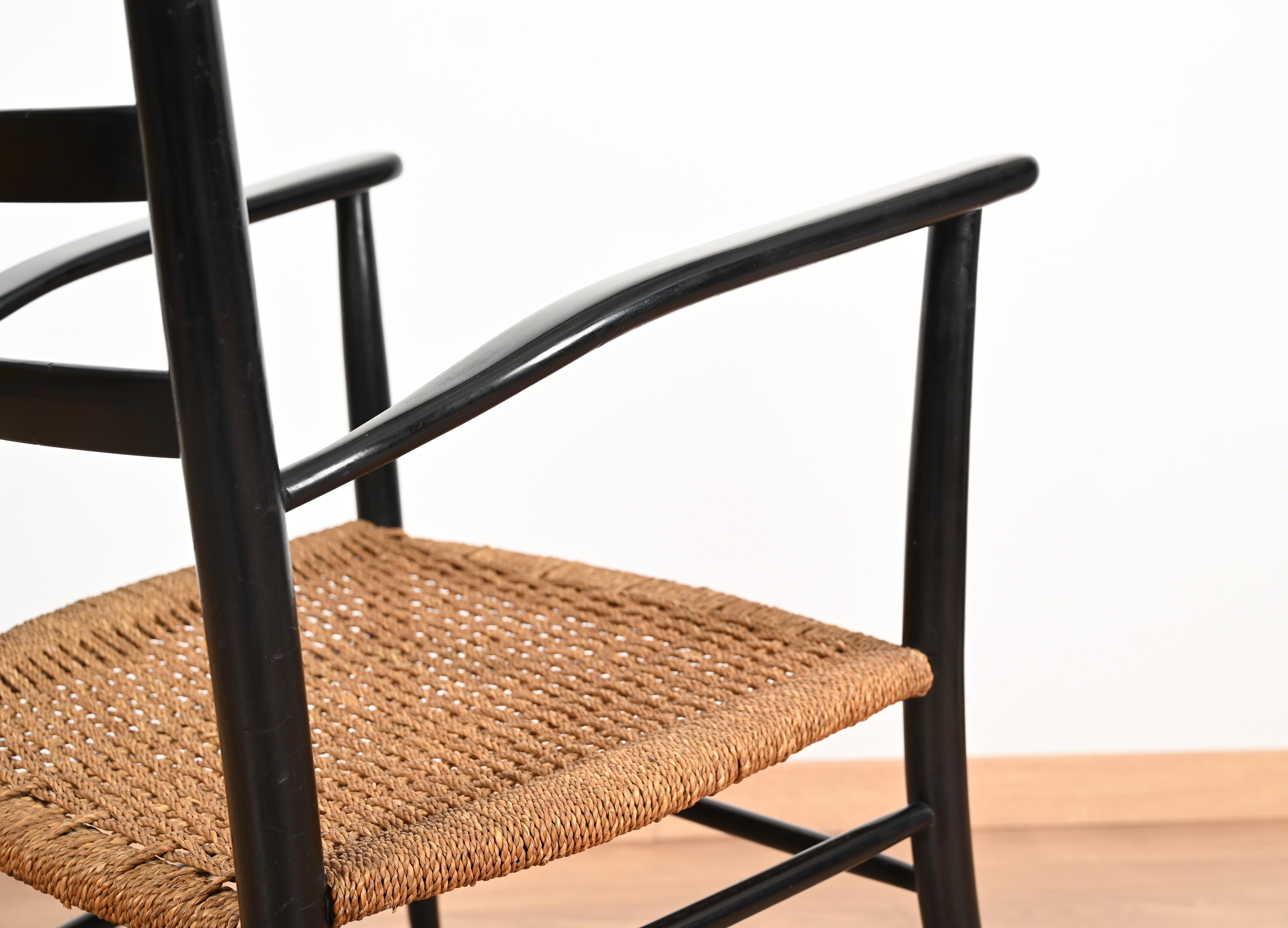 Midcentury Black Wood Chiavari Rocking Chair with Rope Seat, Italy 1950s For Sale 1
