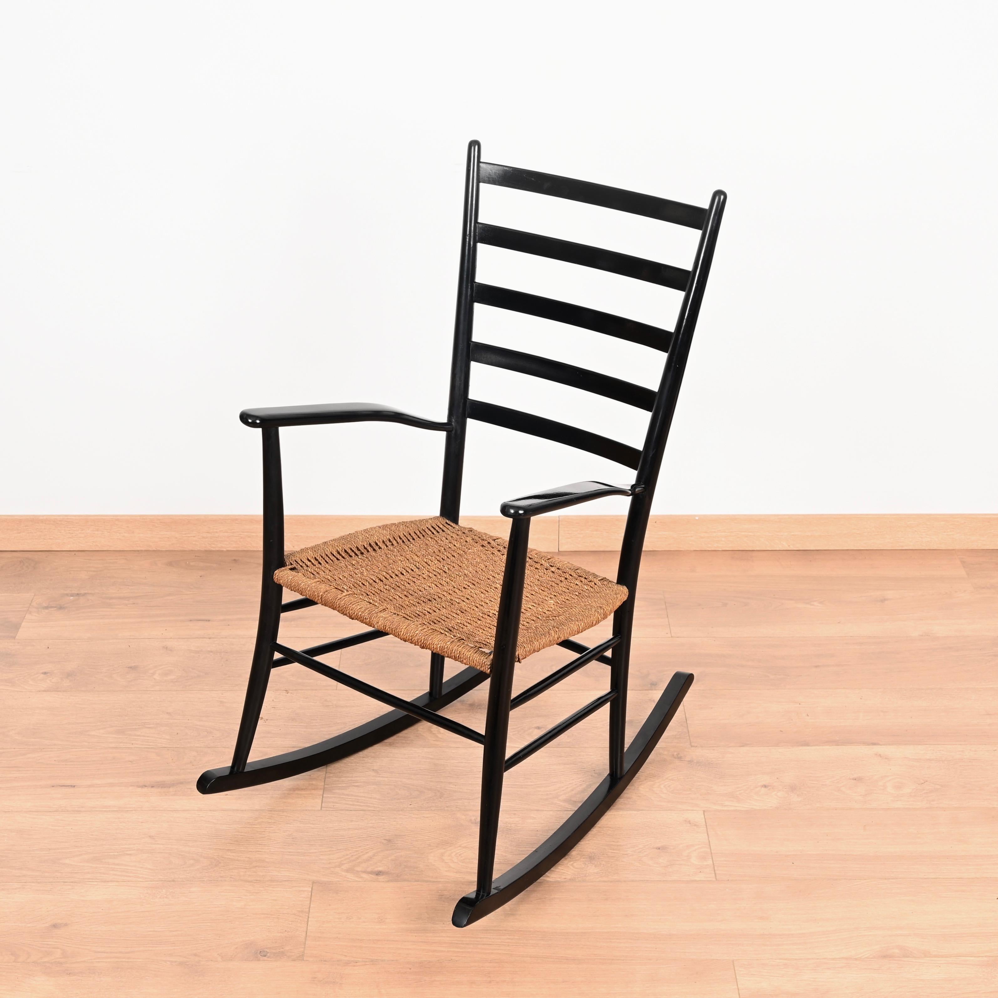Midcentury Black Wood Chiavari Rocking Chair with Rope Seat, Italy 1950s For Sale 2