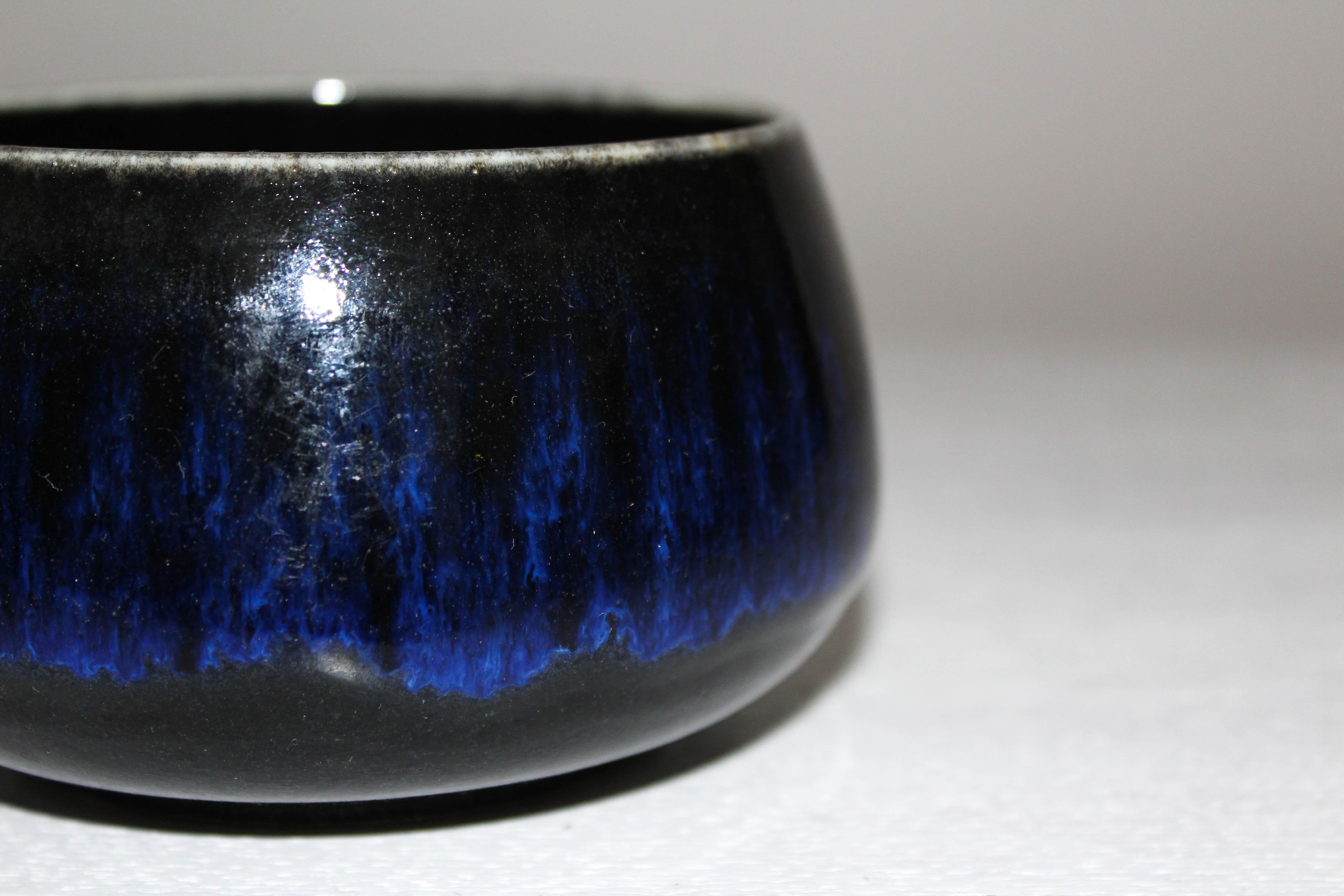 Swedish Midcentury Blue Ceramic Bowl by Gunnar Nylund for Rörstrand For Sale
