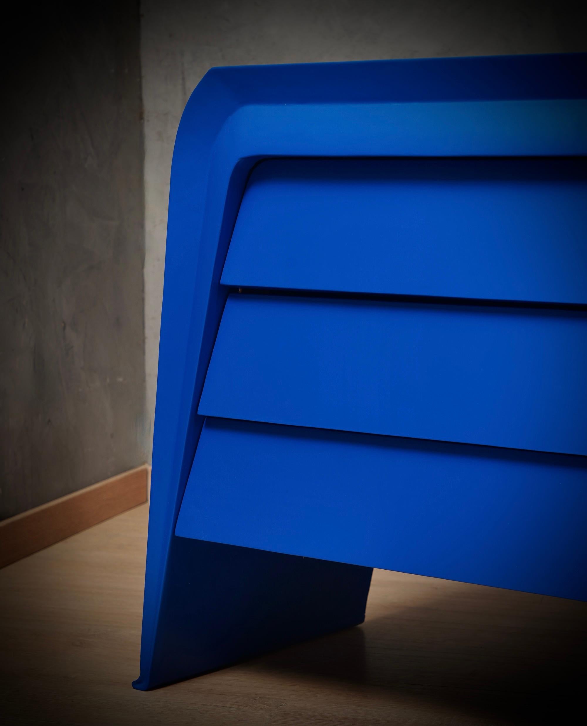 Cassettiera italiana in pelle di capra blu del MidCentury, 1990 in vendita 1