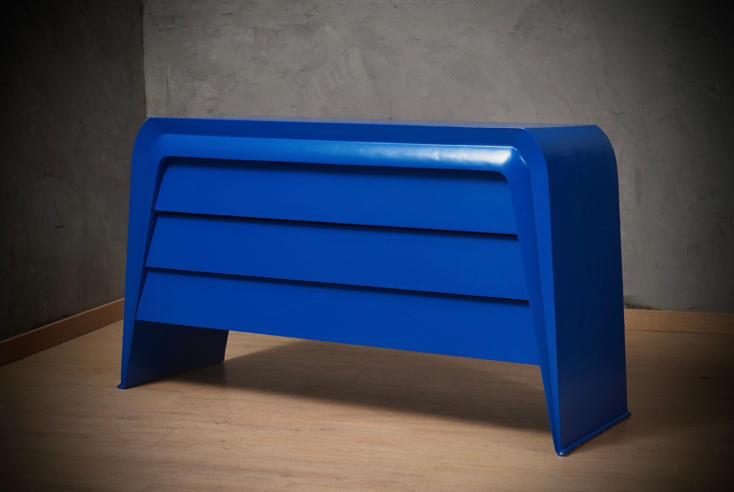 Cassettiera italiana in pelle di capra blu del MidCentury, 1990 in vendita 3