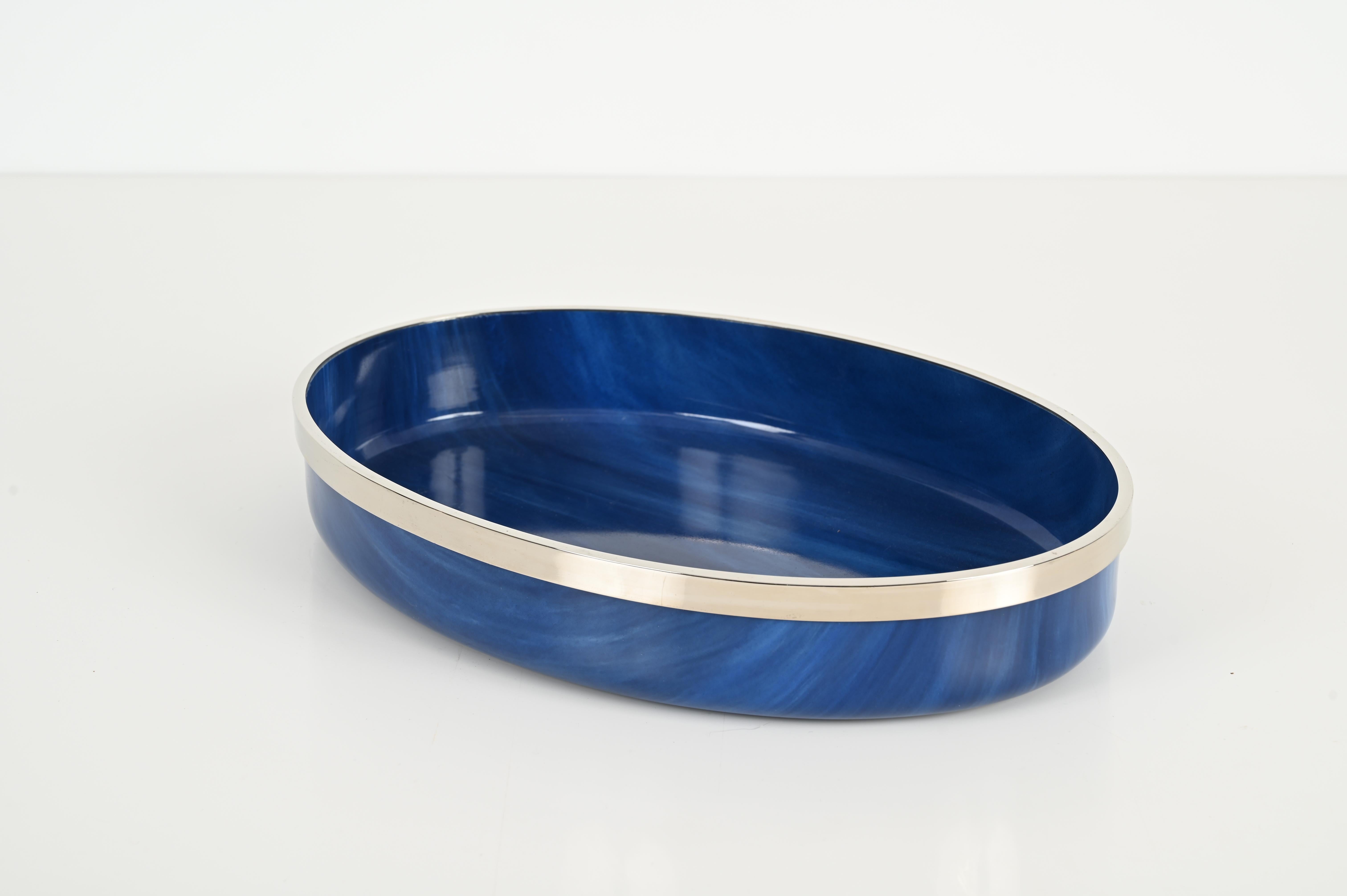 Bandeja de servir ovalada de lucita y cromo azul océano de mediados de siglo, Italia Años 80 en venta 3