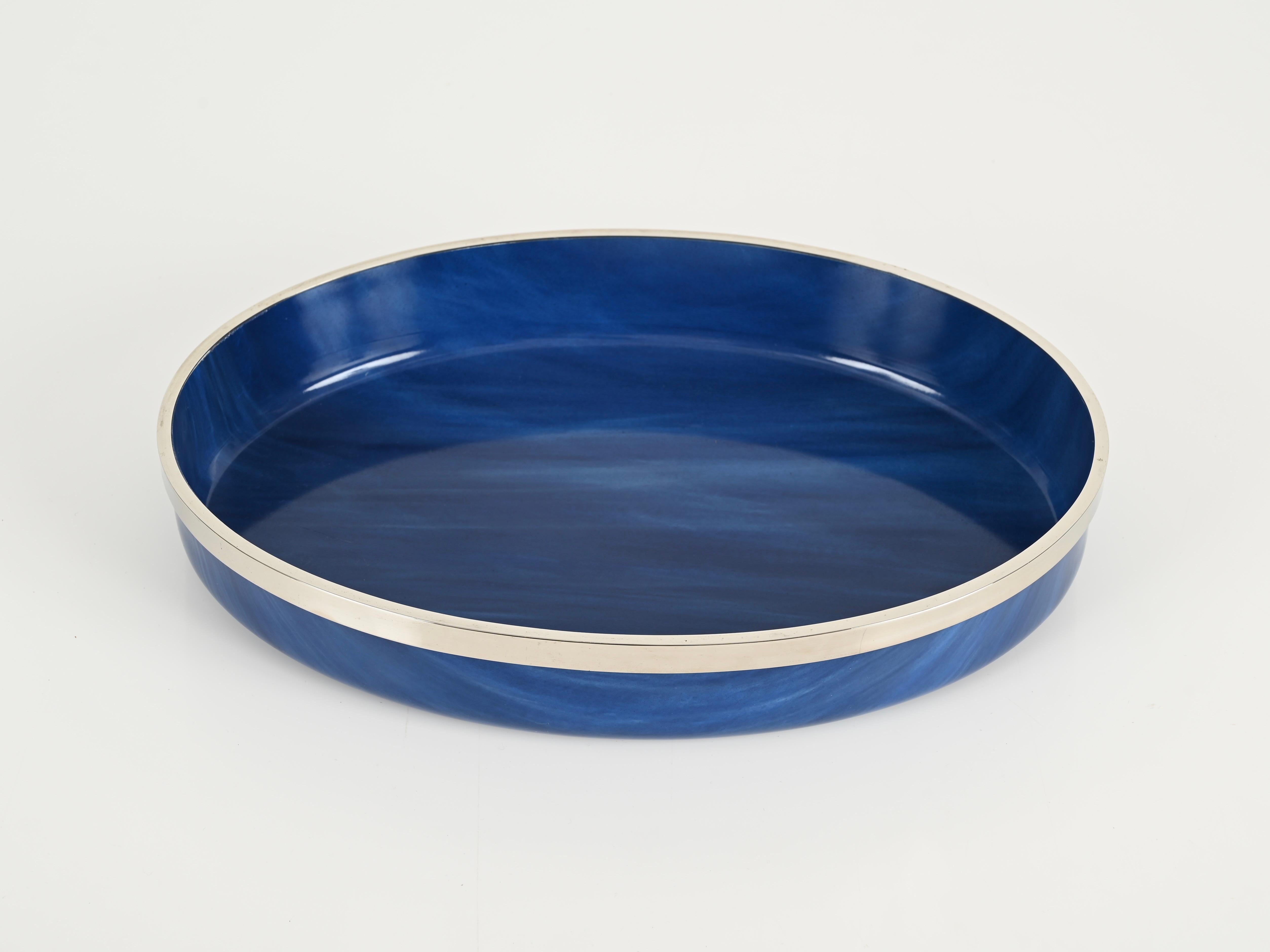 Bandeja de servir ovalada de lucita y cromo azul océano de mediados de siglo, Italia Años 80 en venta 4