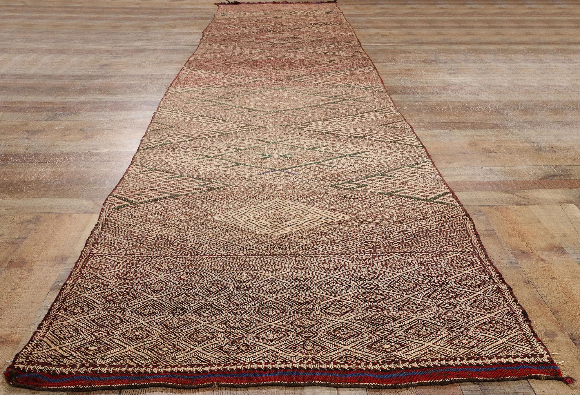 Midcentury Bohemian Vintage Moroccan Zemmour Kilim Berber Rug, 03'04 x 17'06 In Good Condition For Sale In Dallas, TX