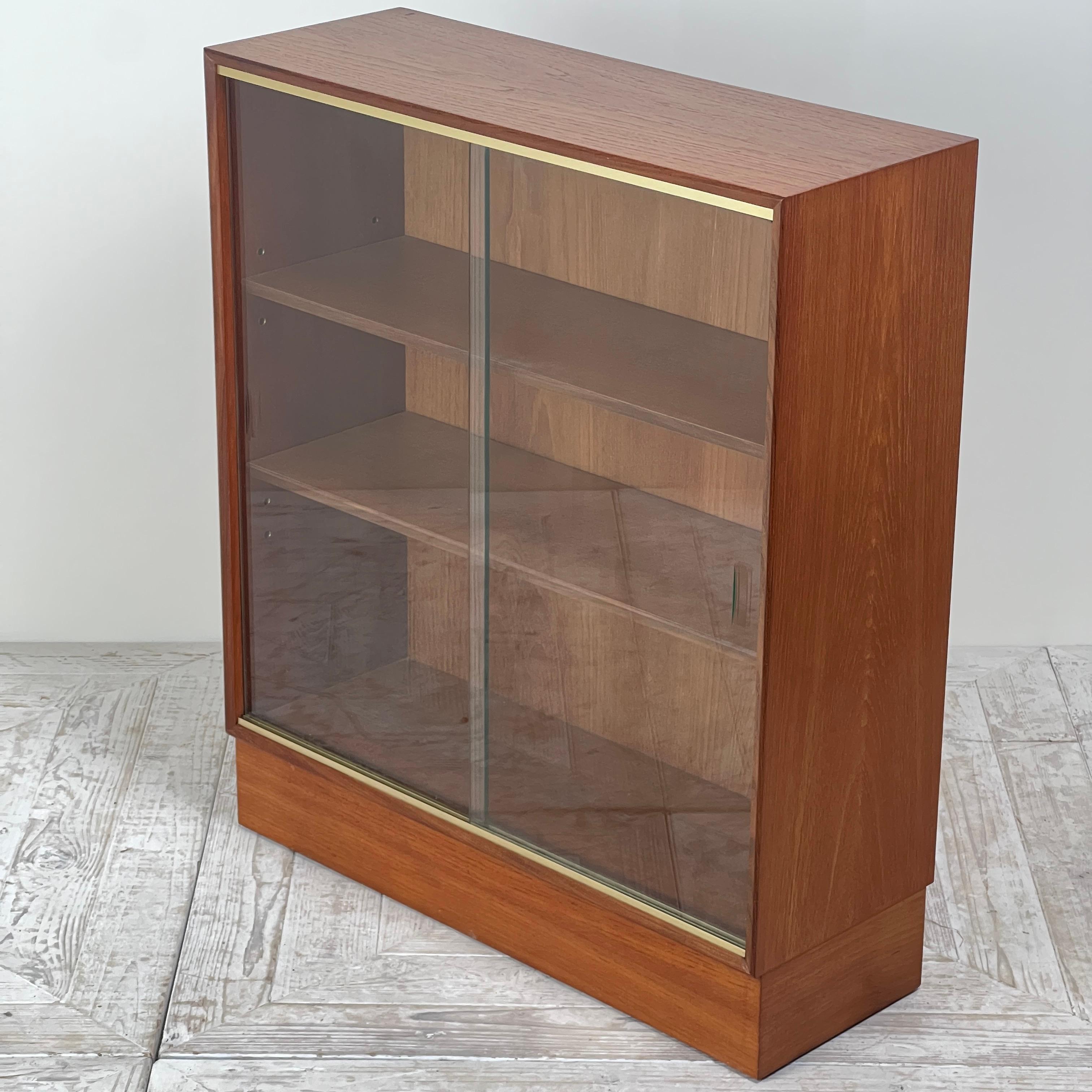 Mid-Century Modern Midcentury Bookcase By Minty Of Oxford  (Four Available) For Sale