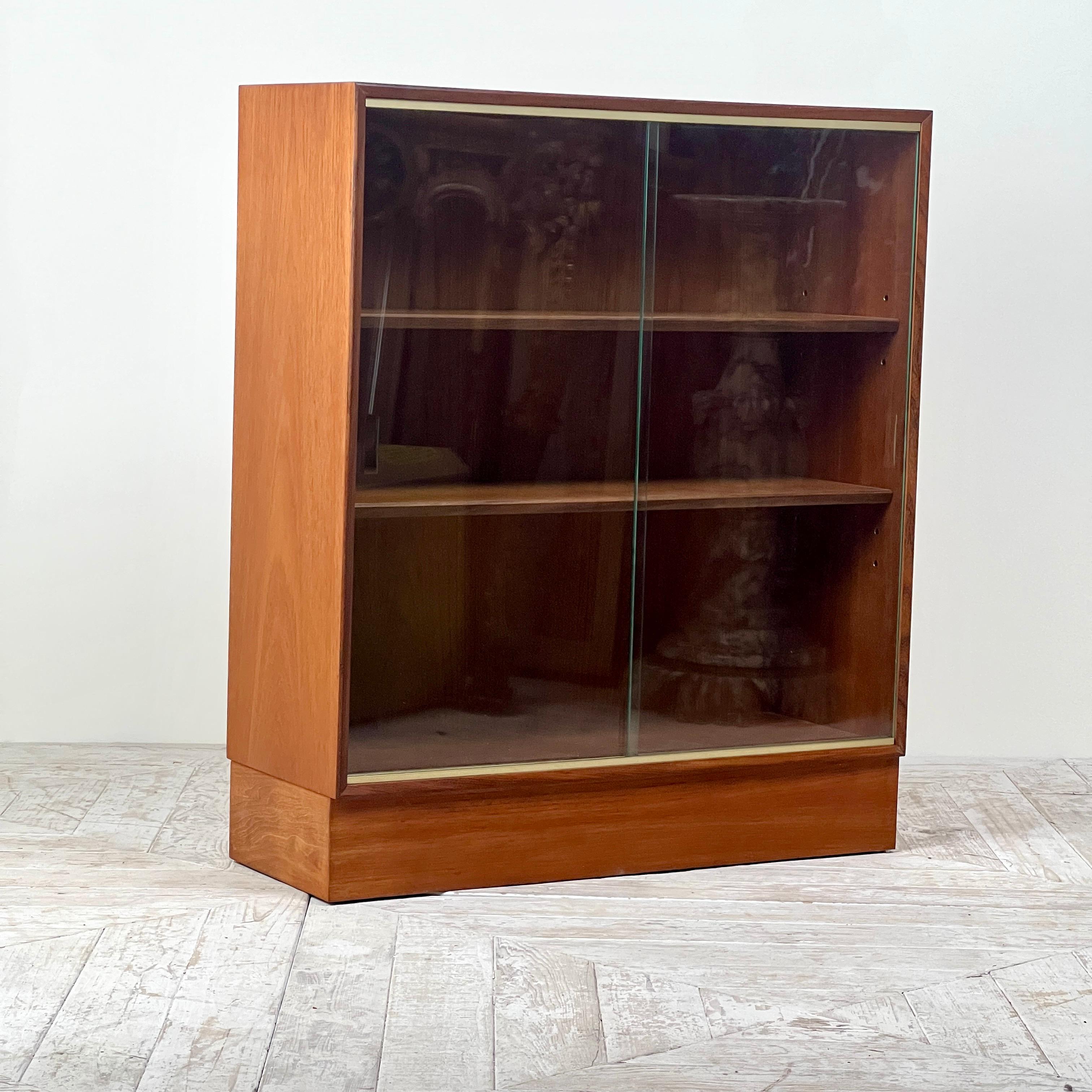 Mid-20th Century Midcentury Bookcase By Minty Of Oxford  (Four Available) For Sale