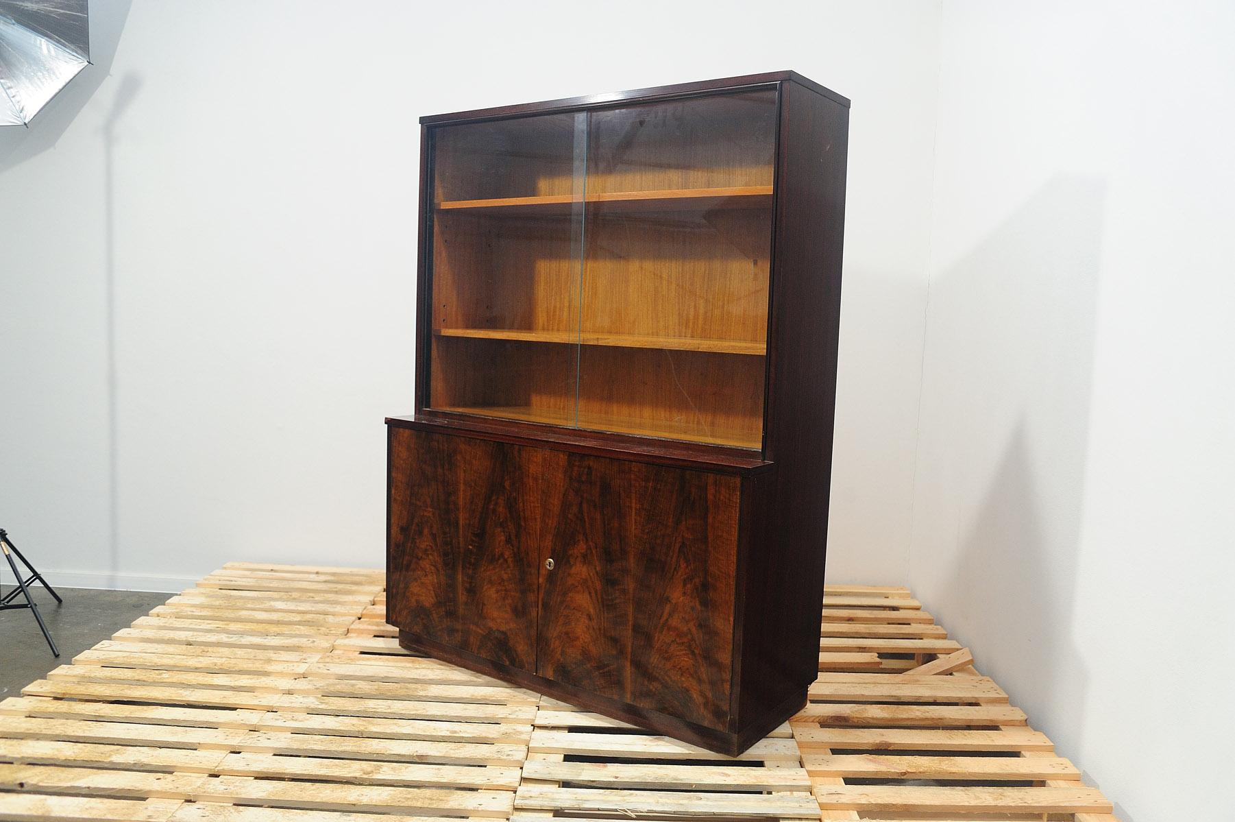 Midcentury bookcase by Setona, 1950´s, Czechoslovakia For Sale 4