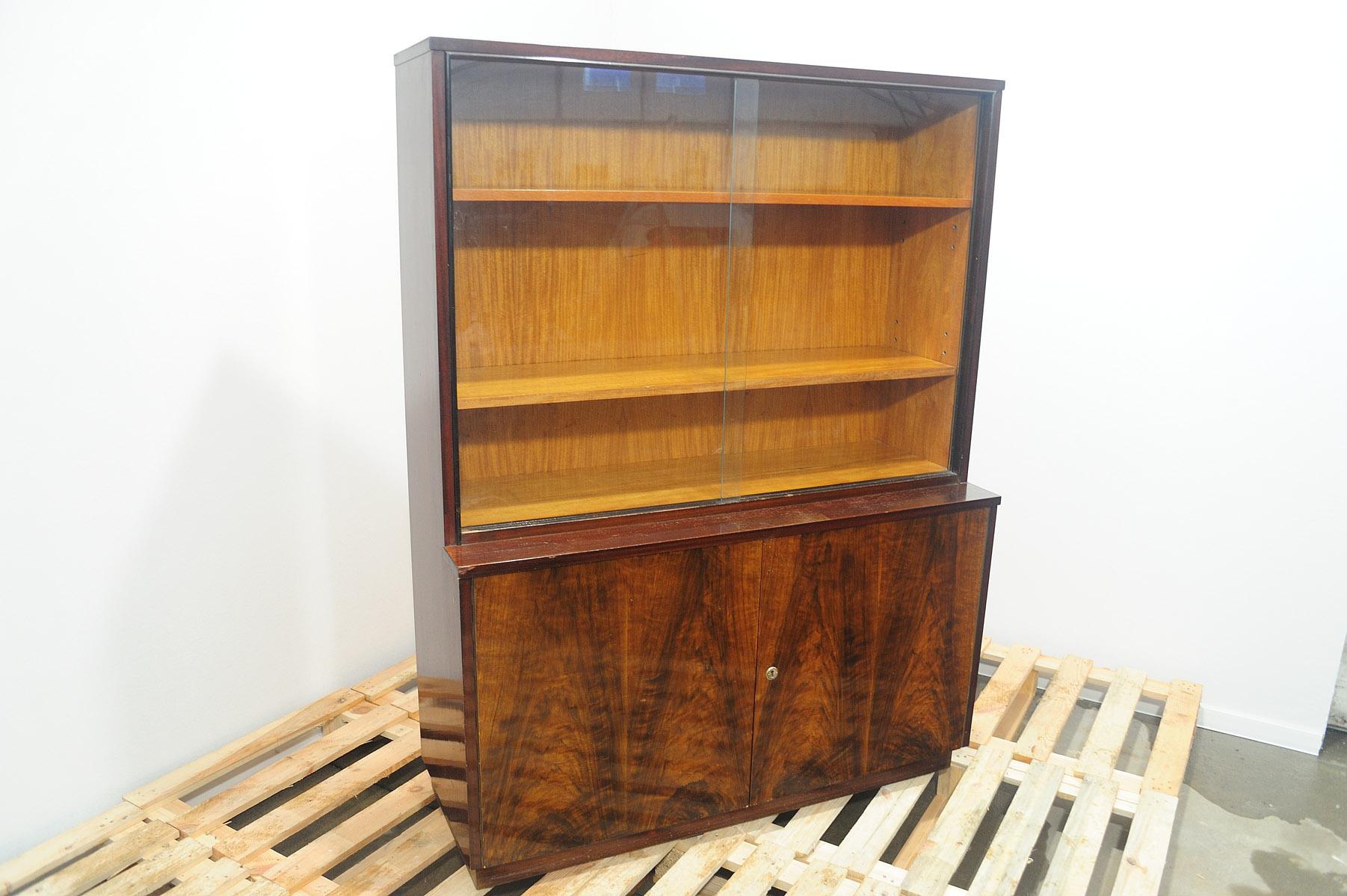 Midcentury bookcase by Setona, 1950´s, Czechoslovakia For Sale 8